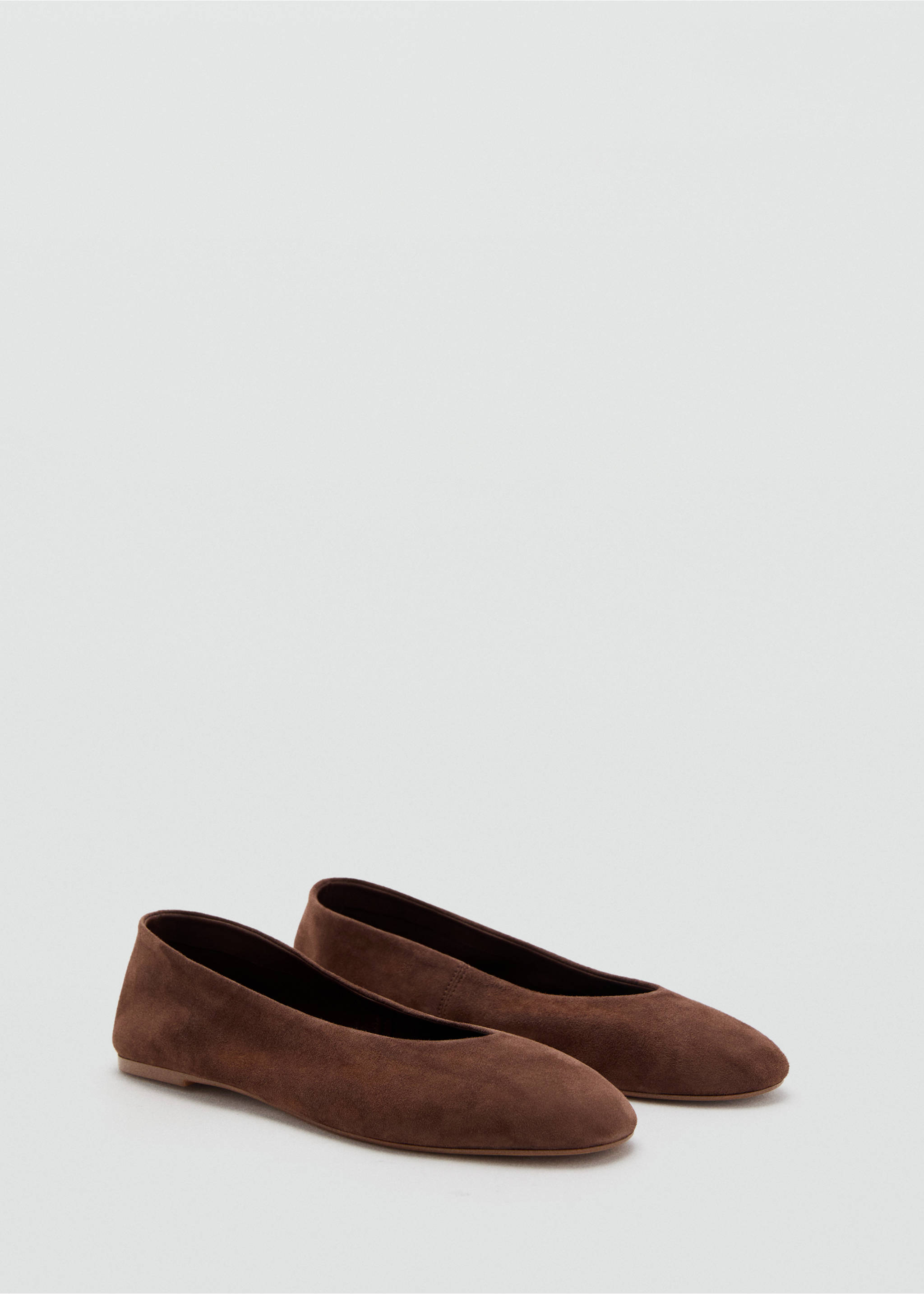 Ballerines cuir daim - Plan moyen, Chocolat. Ref: 17043829-00.