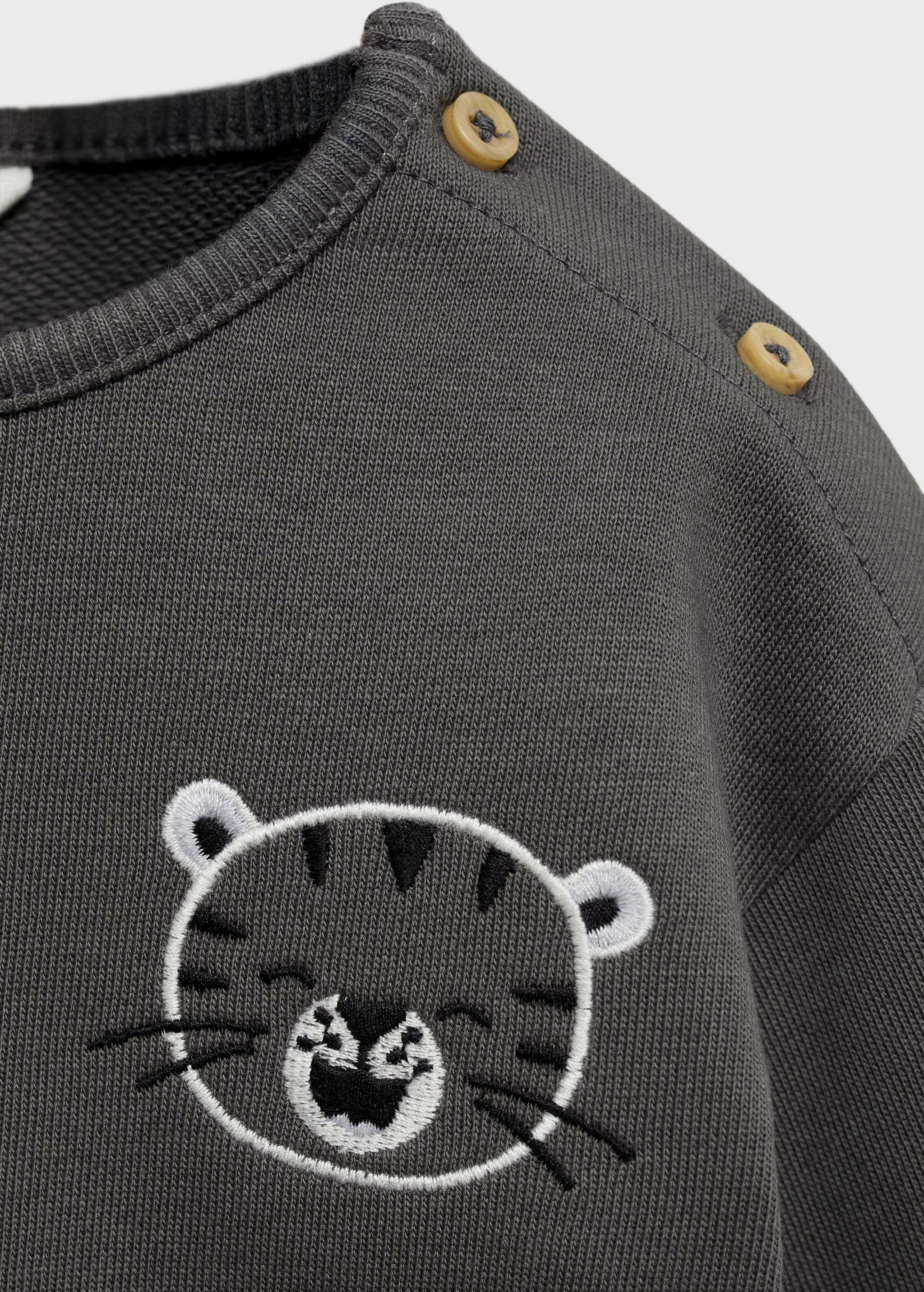 Dessuadora cotó detall brodat - Detall de l'article 8