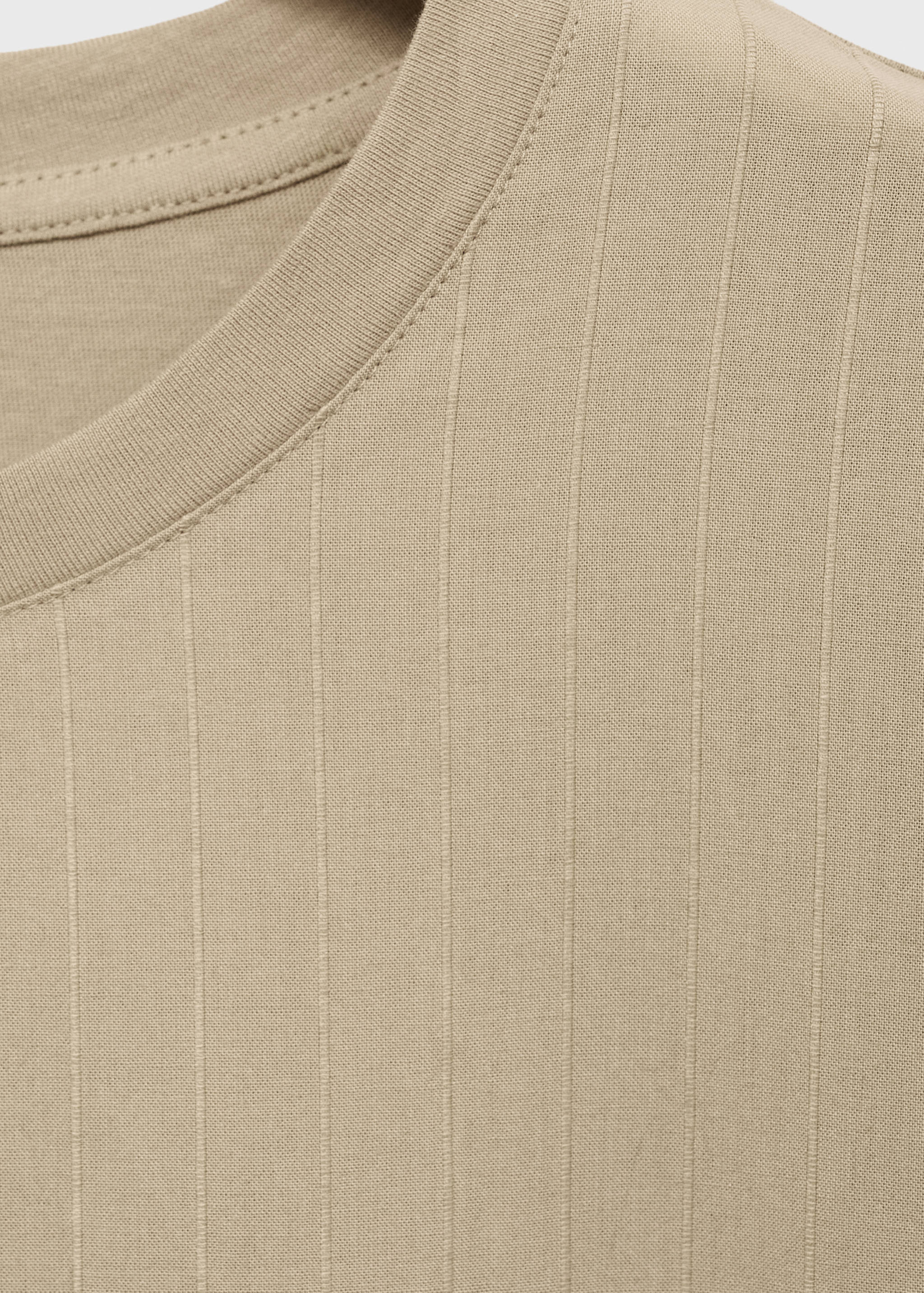 Short-sleeved t-shirt with ruffled eyelet embroidery detail - Details of the article 0