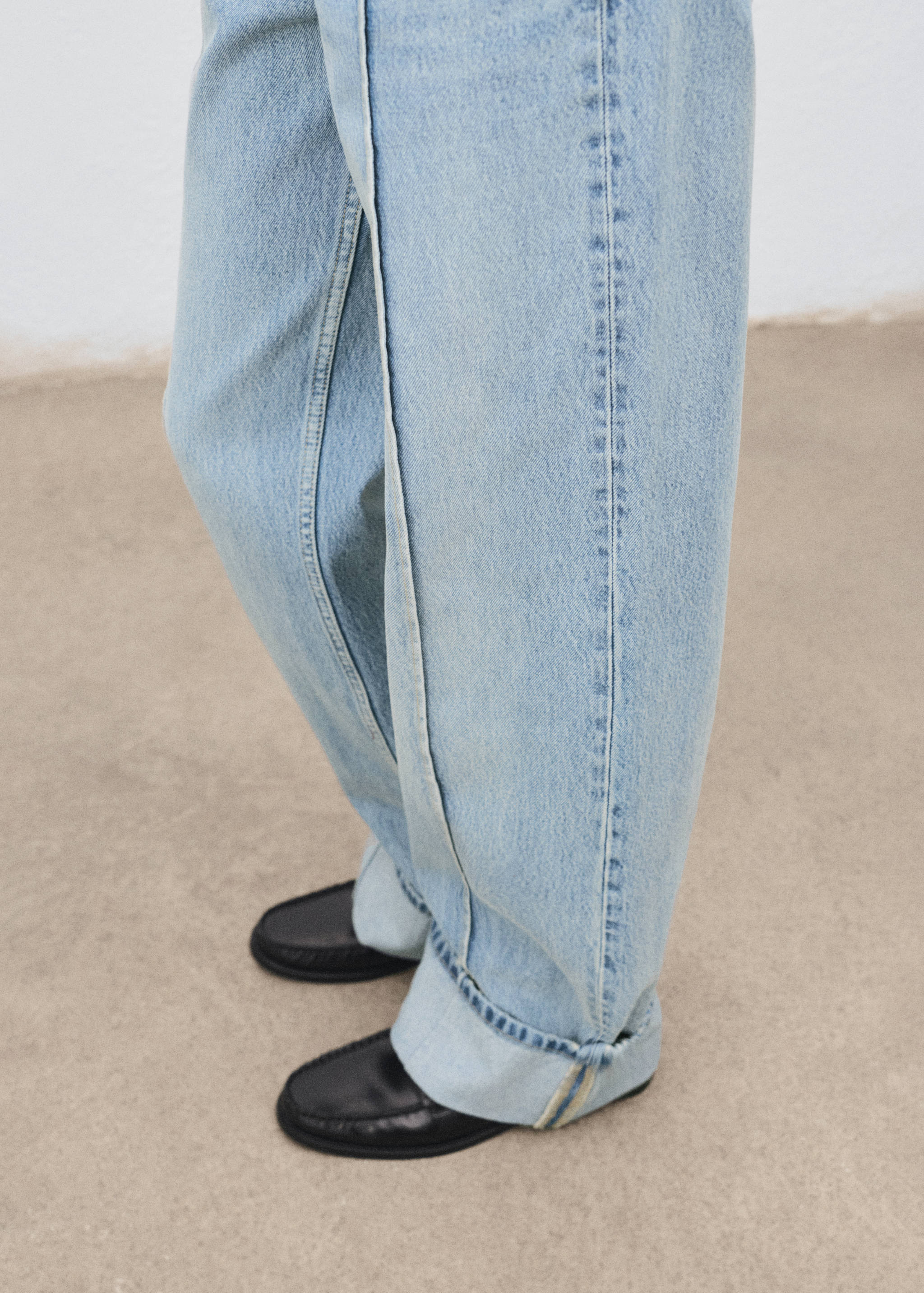 Wide leg jeans with turn-up hem - Details of the article 6