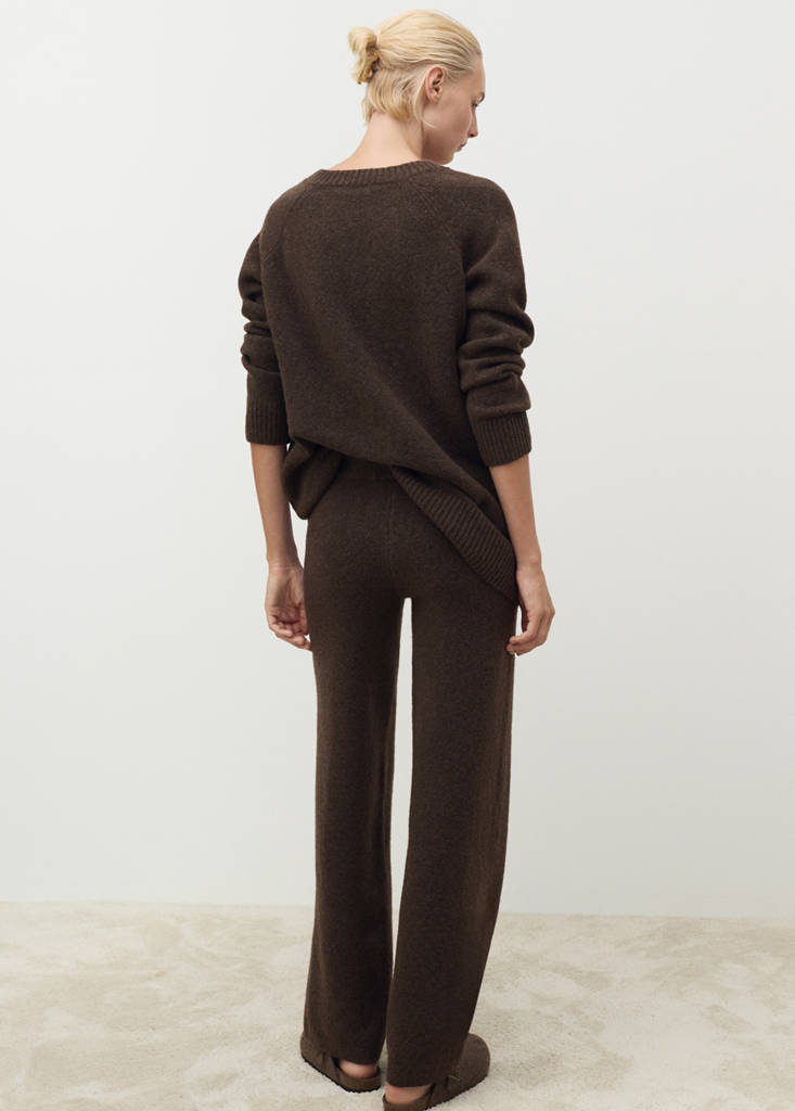 Long knitted trousers — Chocolate
