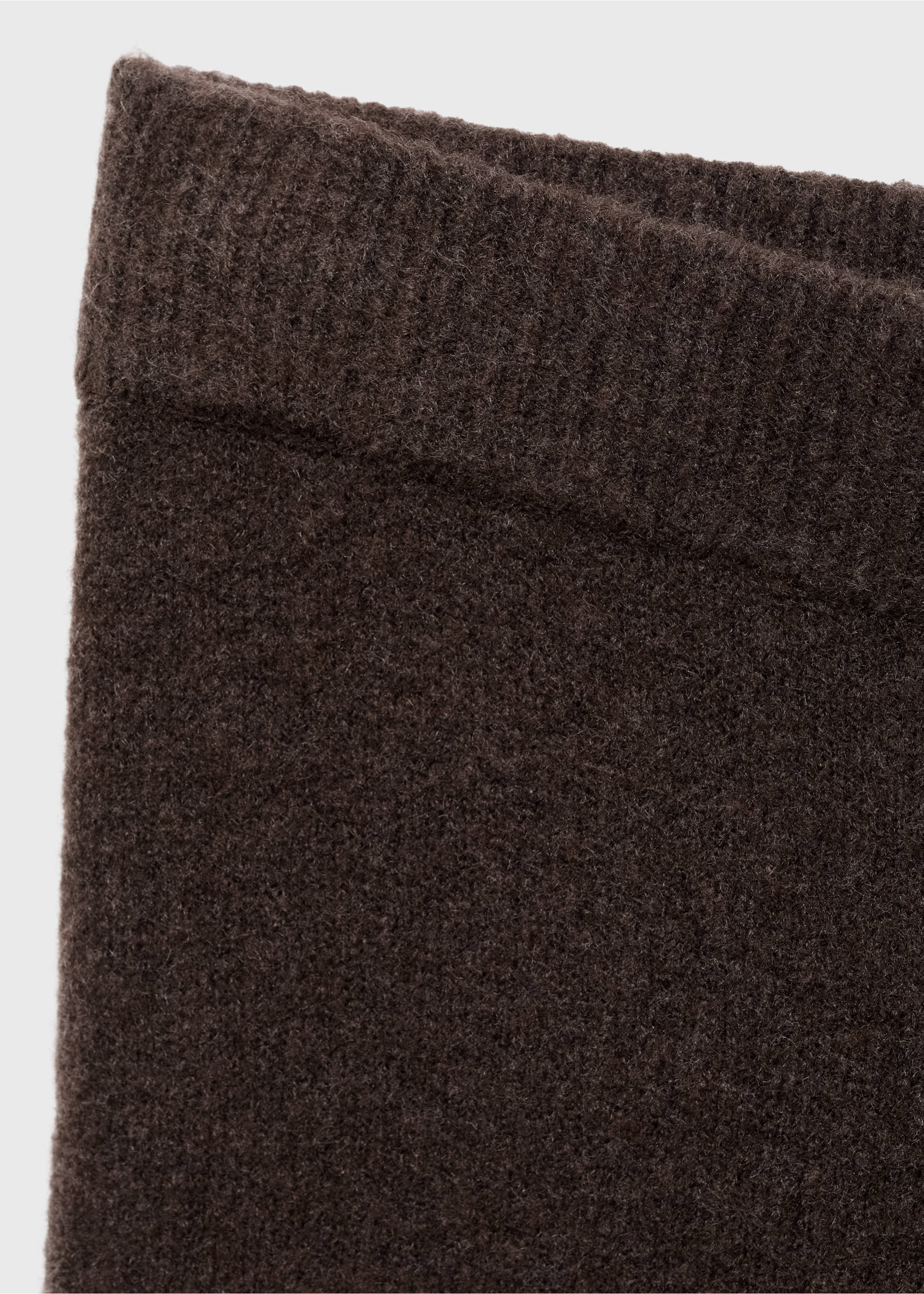 Pantalon droit maille - Détail de l'article 8, Chocolat. Ref: 17044101-00.