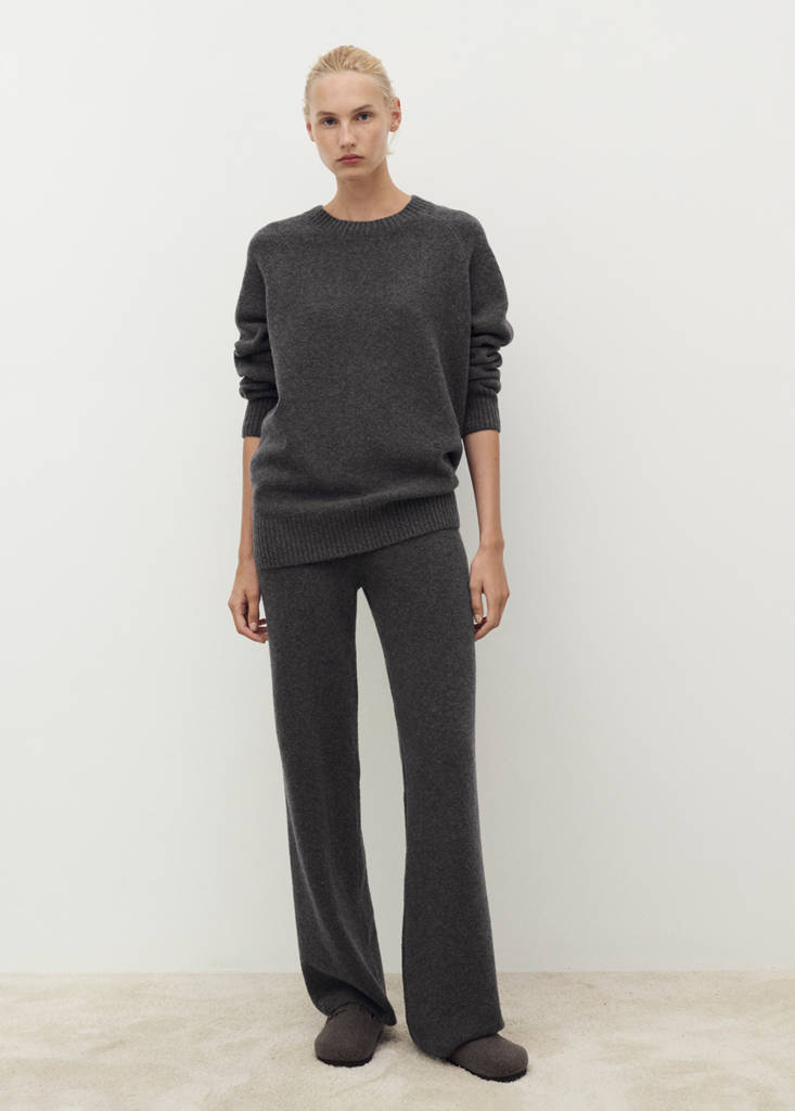 Long knitted trousers — Charcoal
