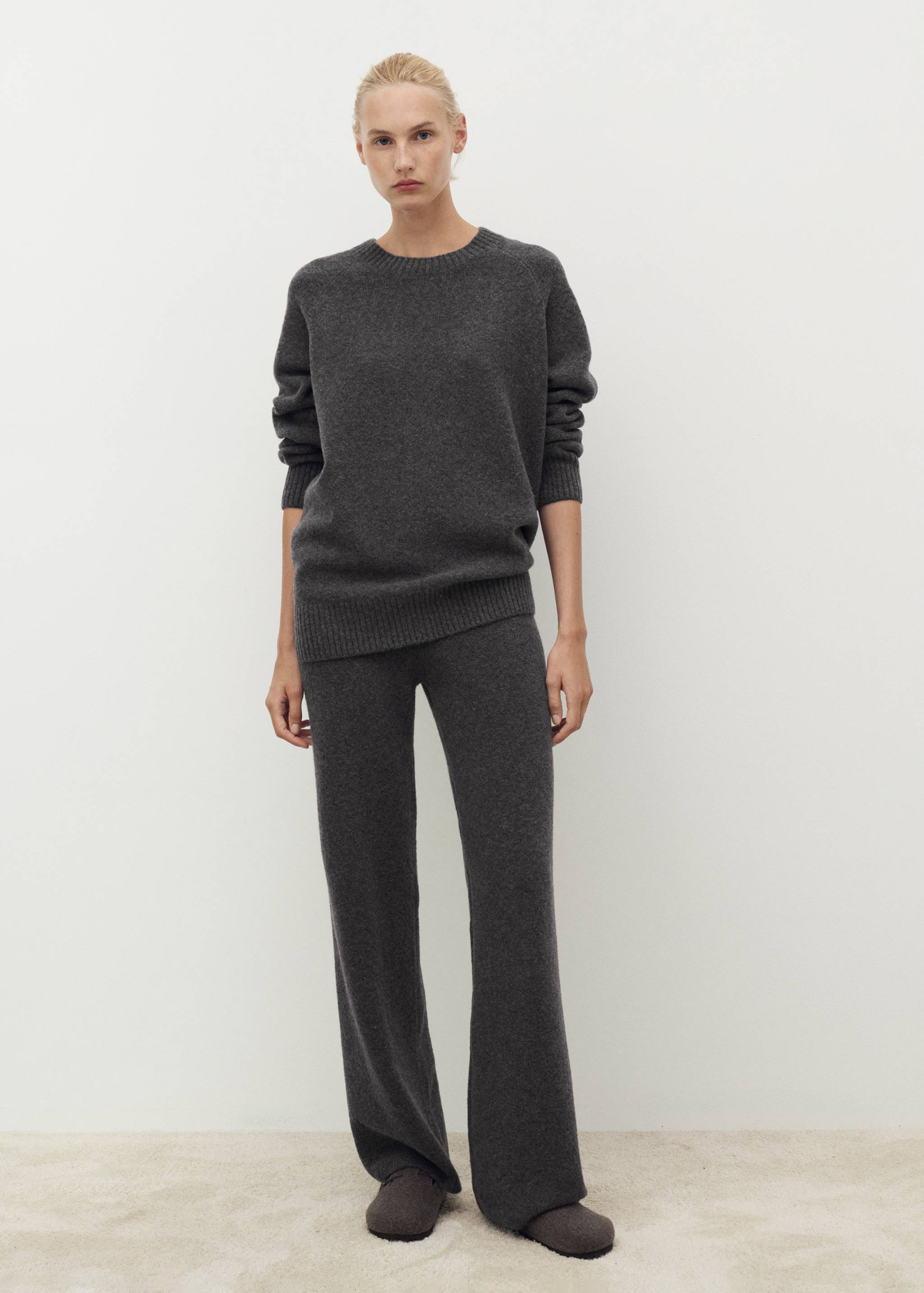 Celana panjang straight rajutan - Tampilan Umum