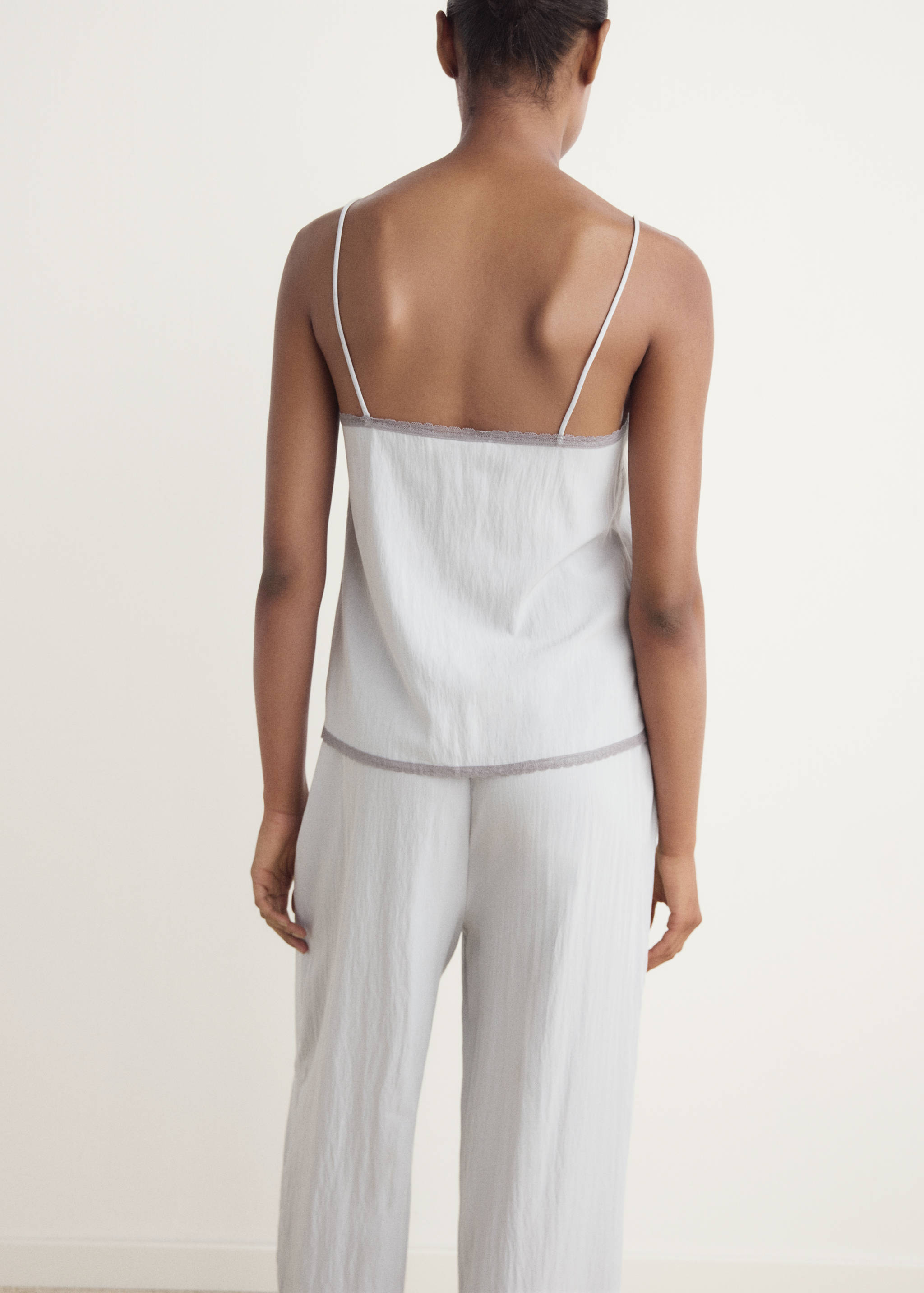 Top de pijama com renda - Verso do artigo