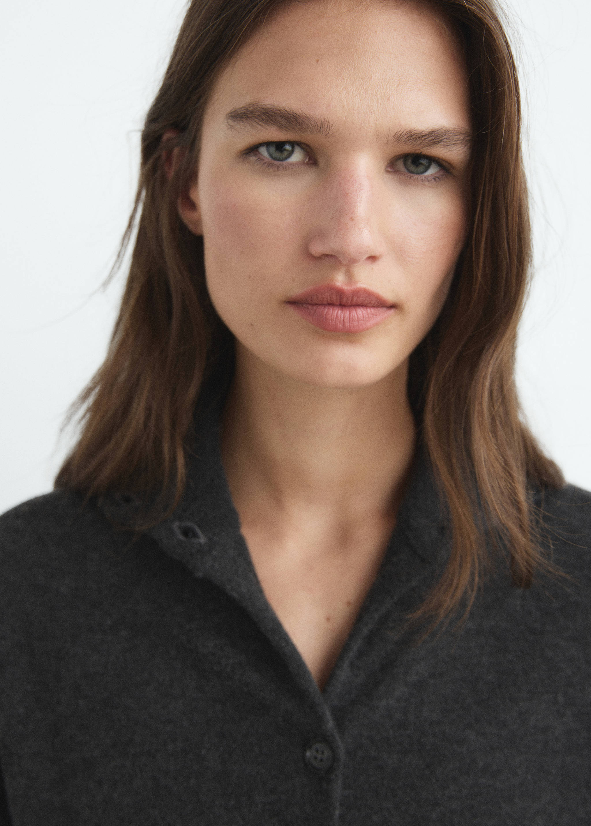 Cropped wool cardigan with buttons - Reverse of the article