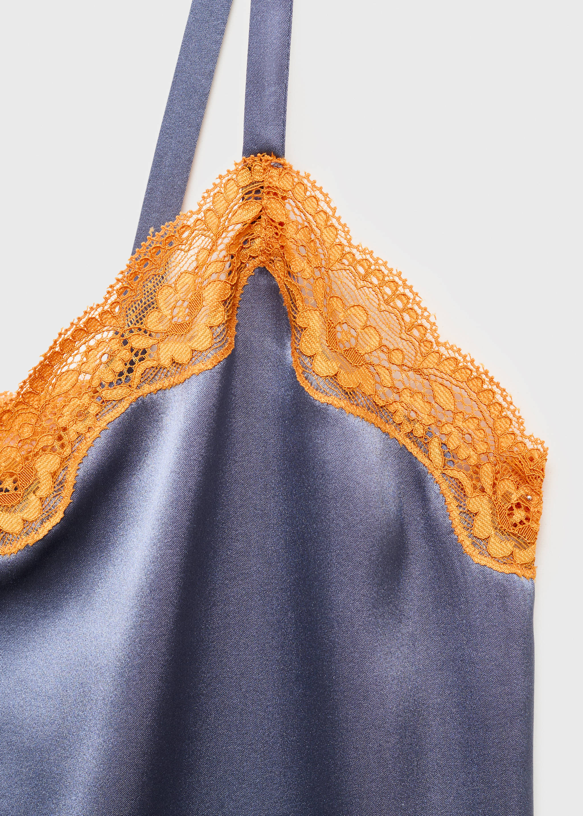 قميص نوم حرير بتفاصيل دانتيل بلون متباين - تفاصيل المنتج 8