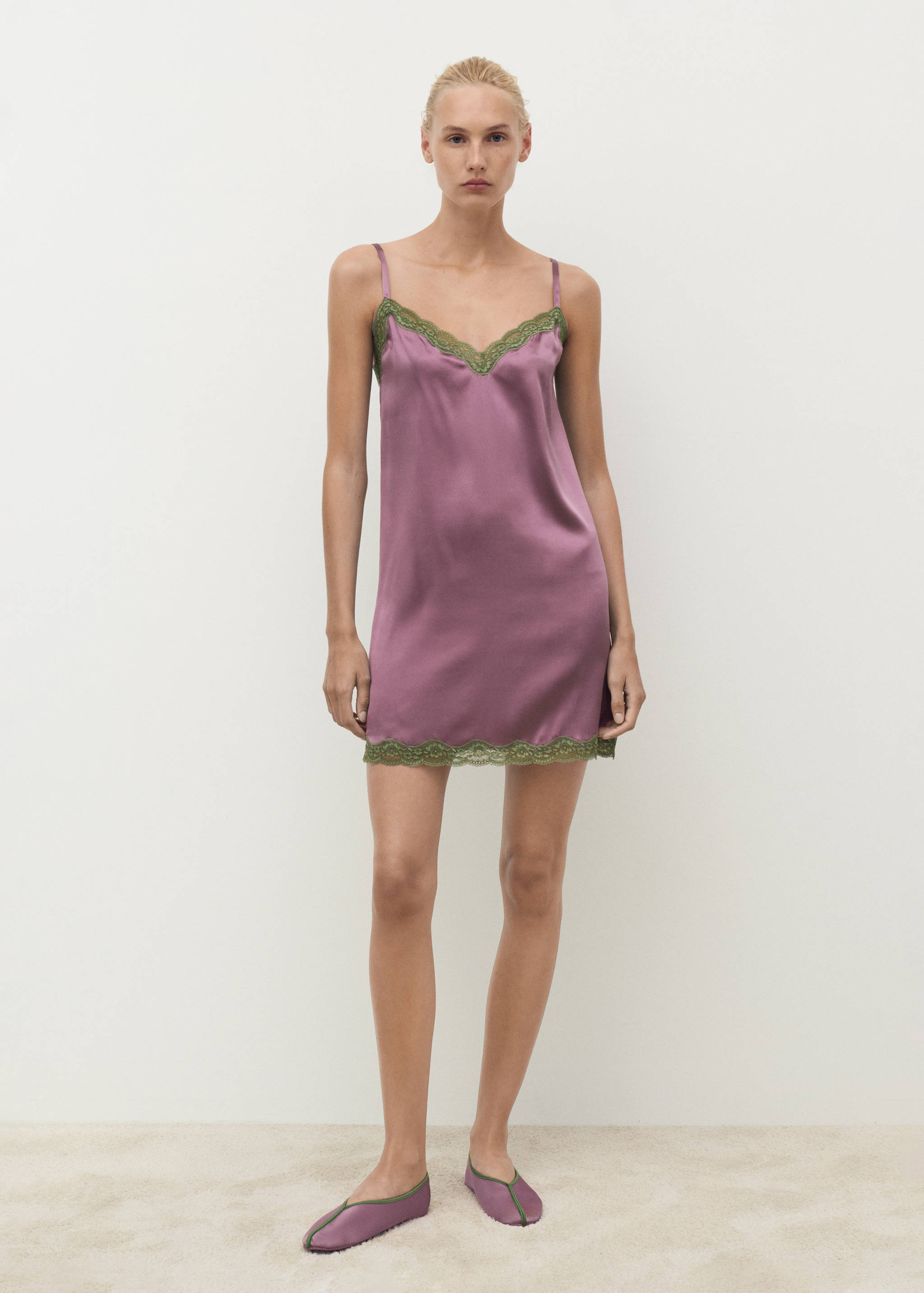 Chemise de nuit soie et dentelle contrastée - Plan général