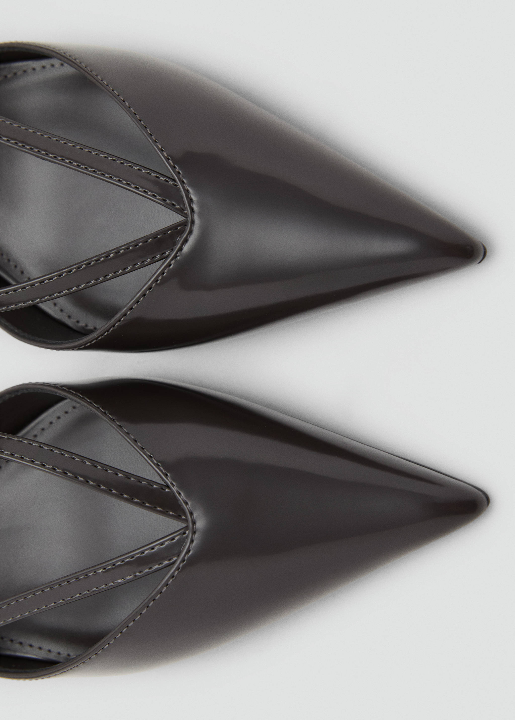 Sapato de salto kitten com tiras - Pormenor do artigo 2