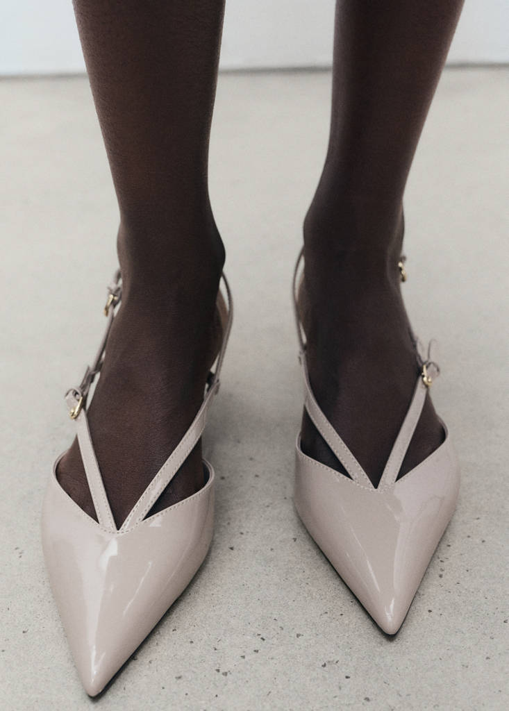 Kitten-heeled strappy shoes — Light/Pastel Brown
