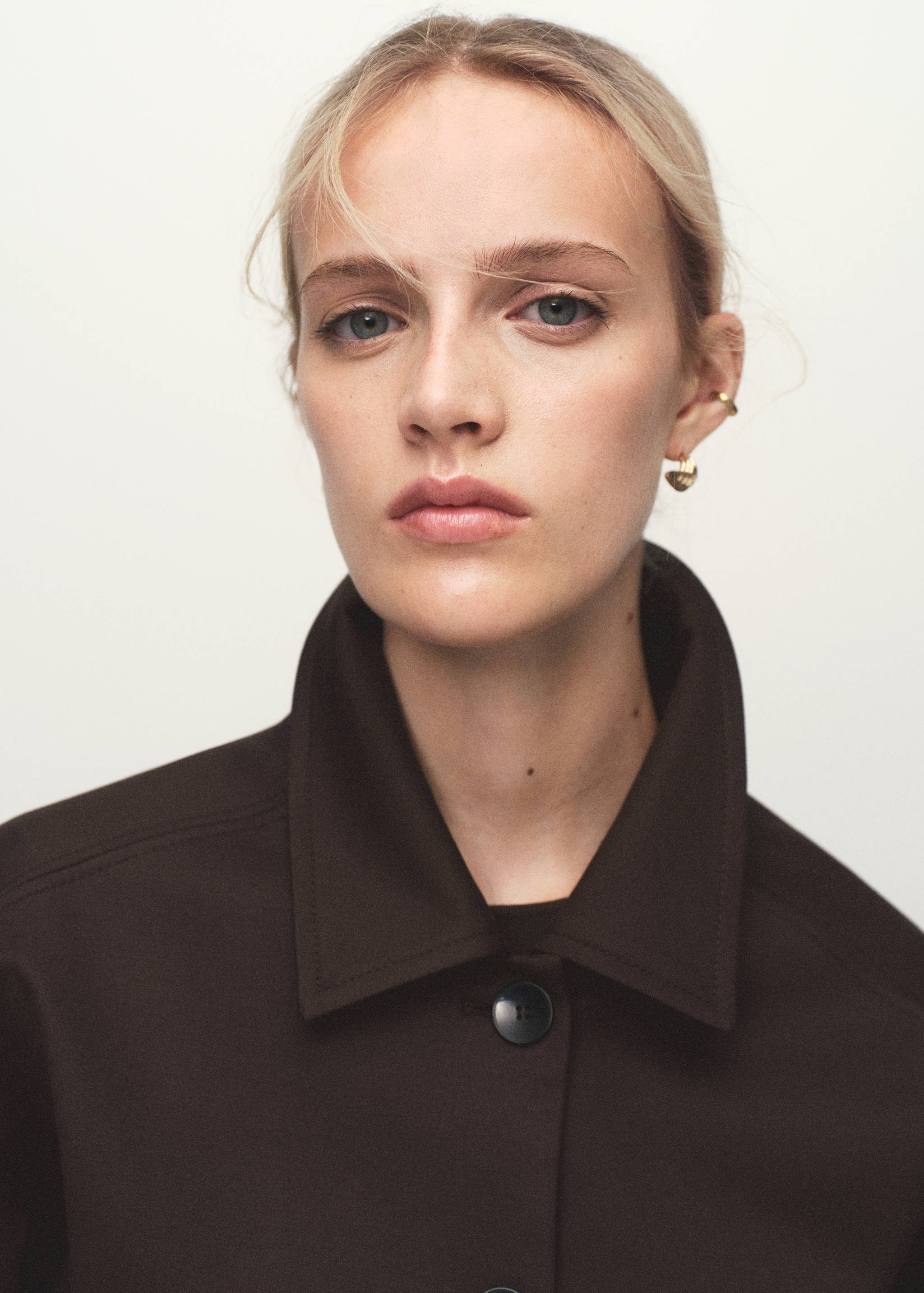 Cropped jacket with pockets - Details of the article 1