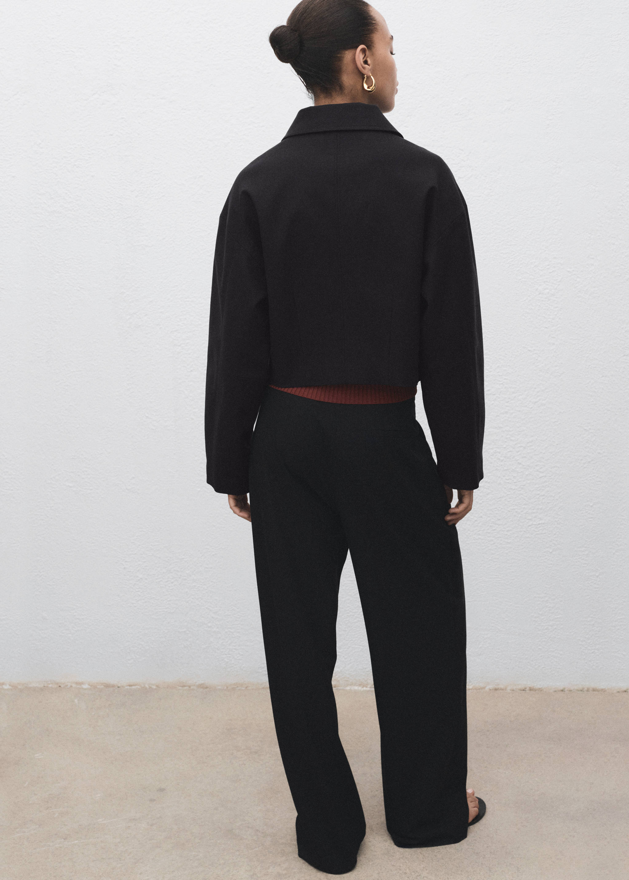 Cropped jacket with pockets - Reverse of the article