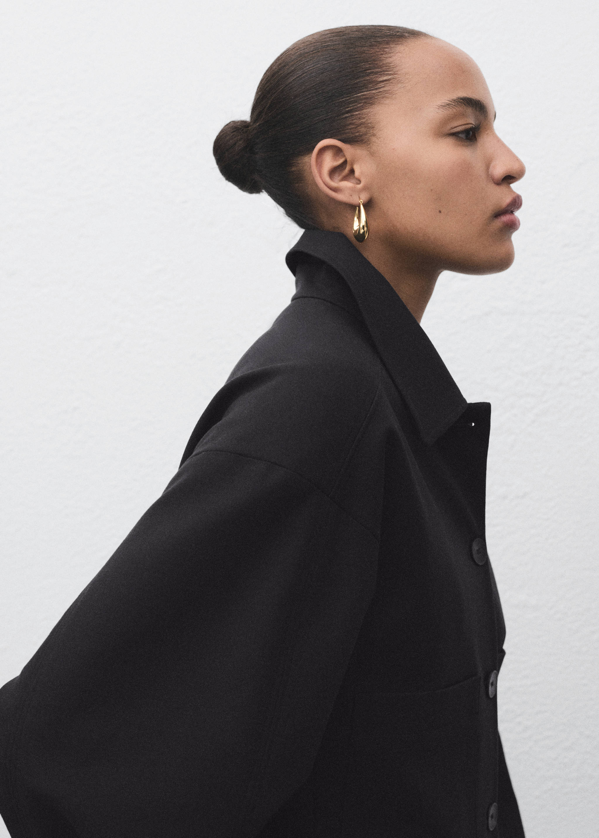 Cropped jacket with pockets - Details of the article 1