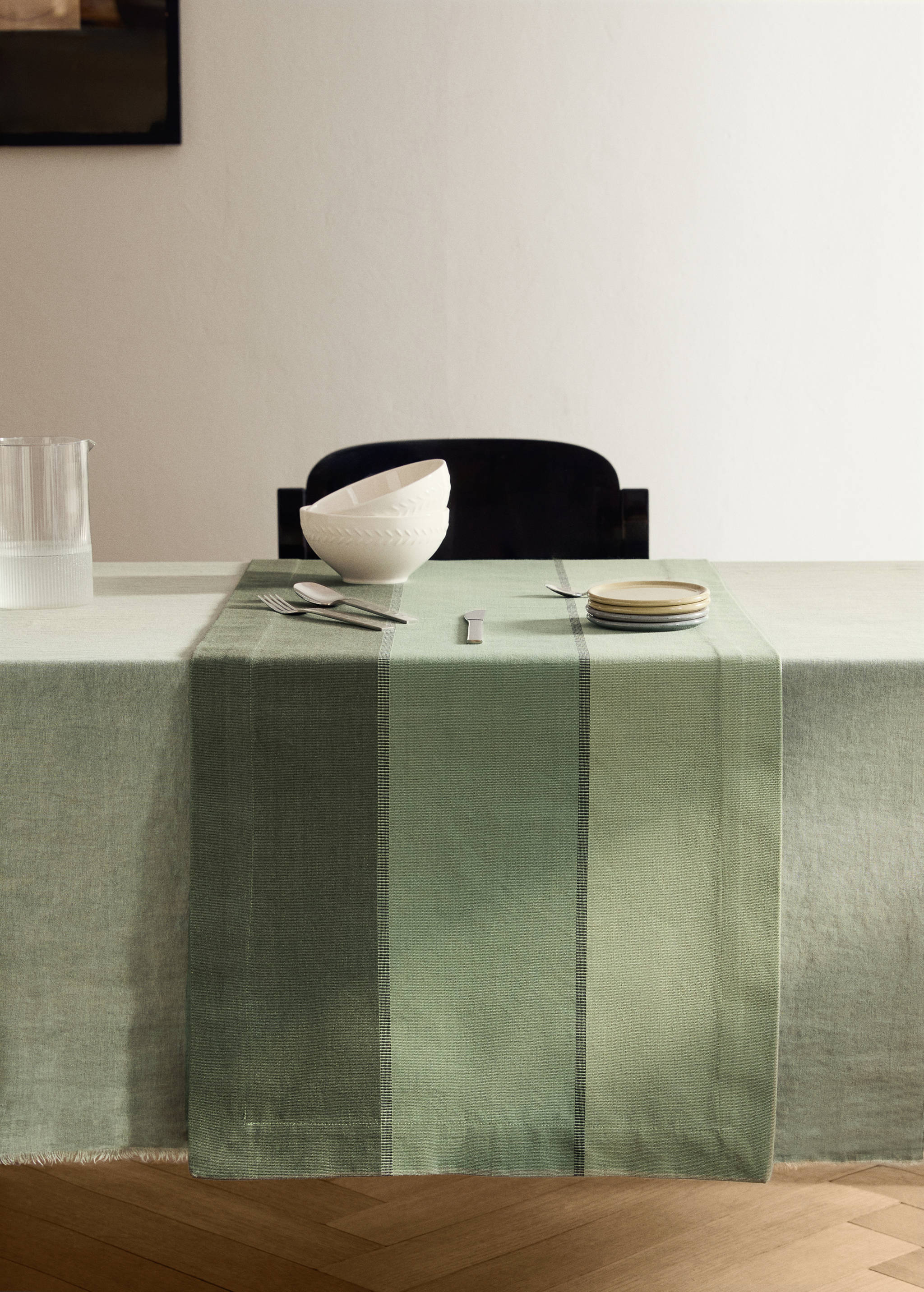 Cotton striped table runner in various colours - General plane