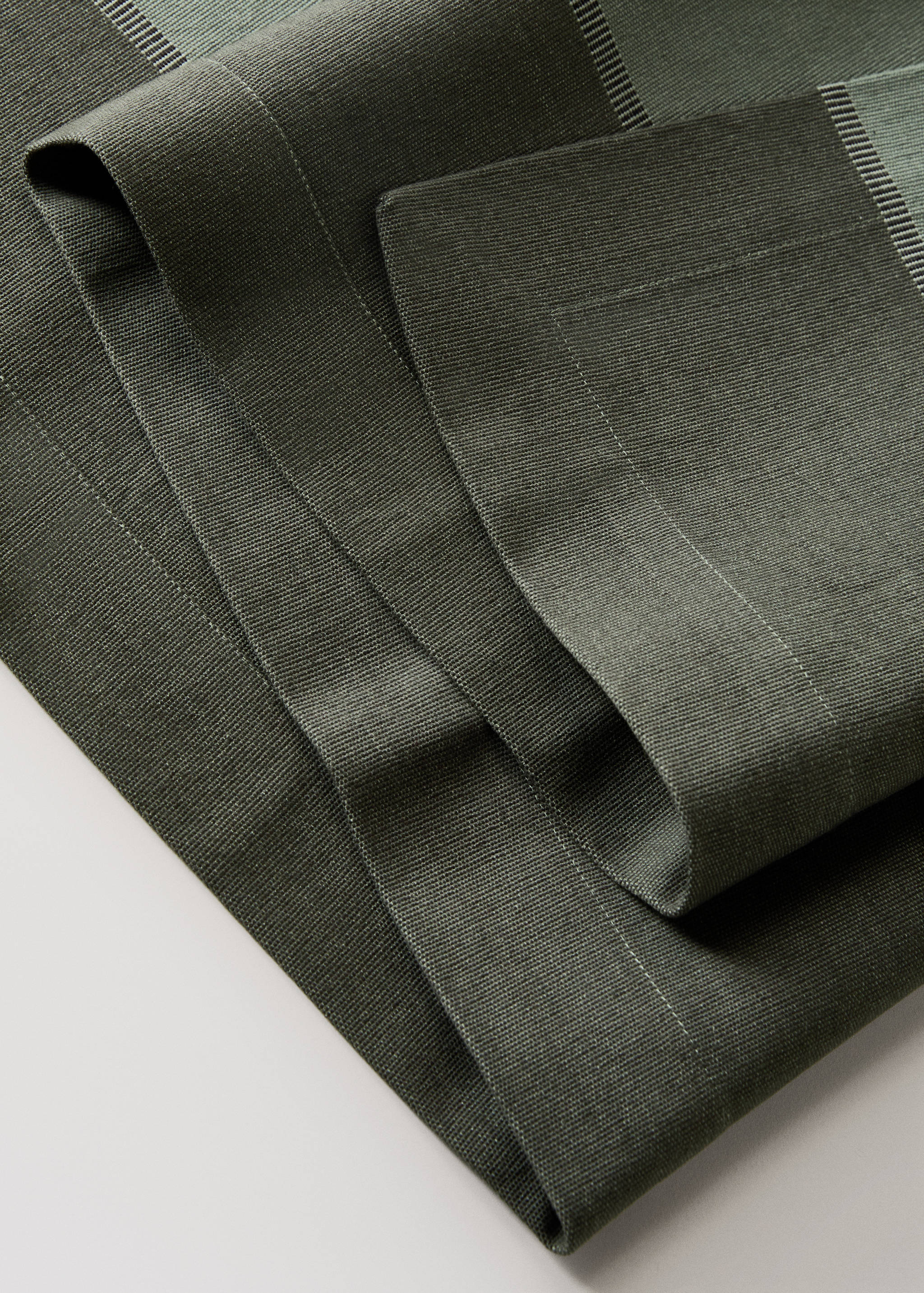 Cotton striped table runner in various colours - Details of the article 1