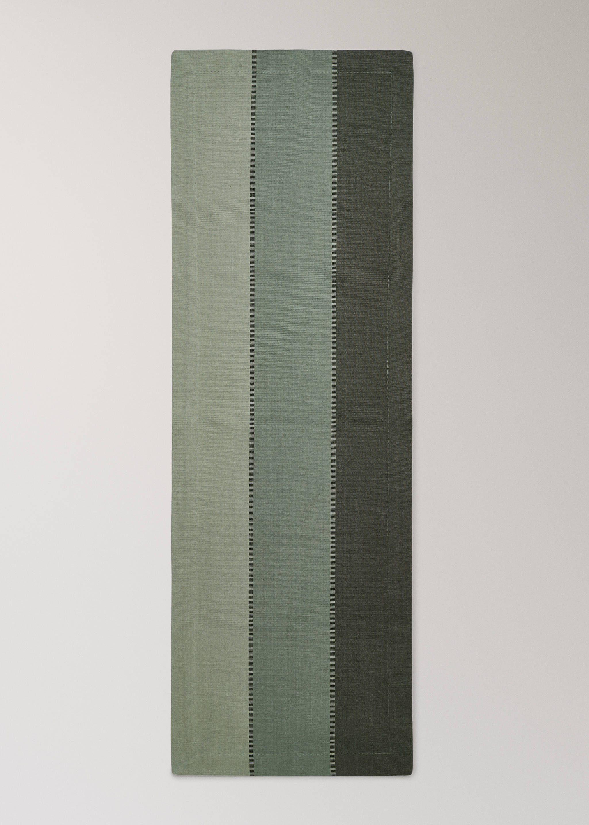 Cotton striped table runner in various colours - Details of the article 2