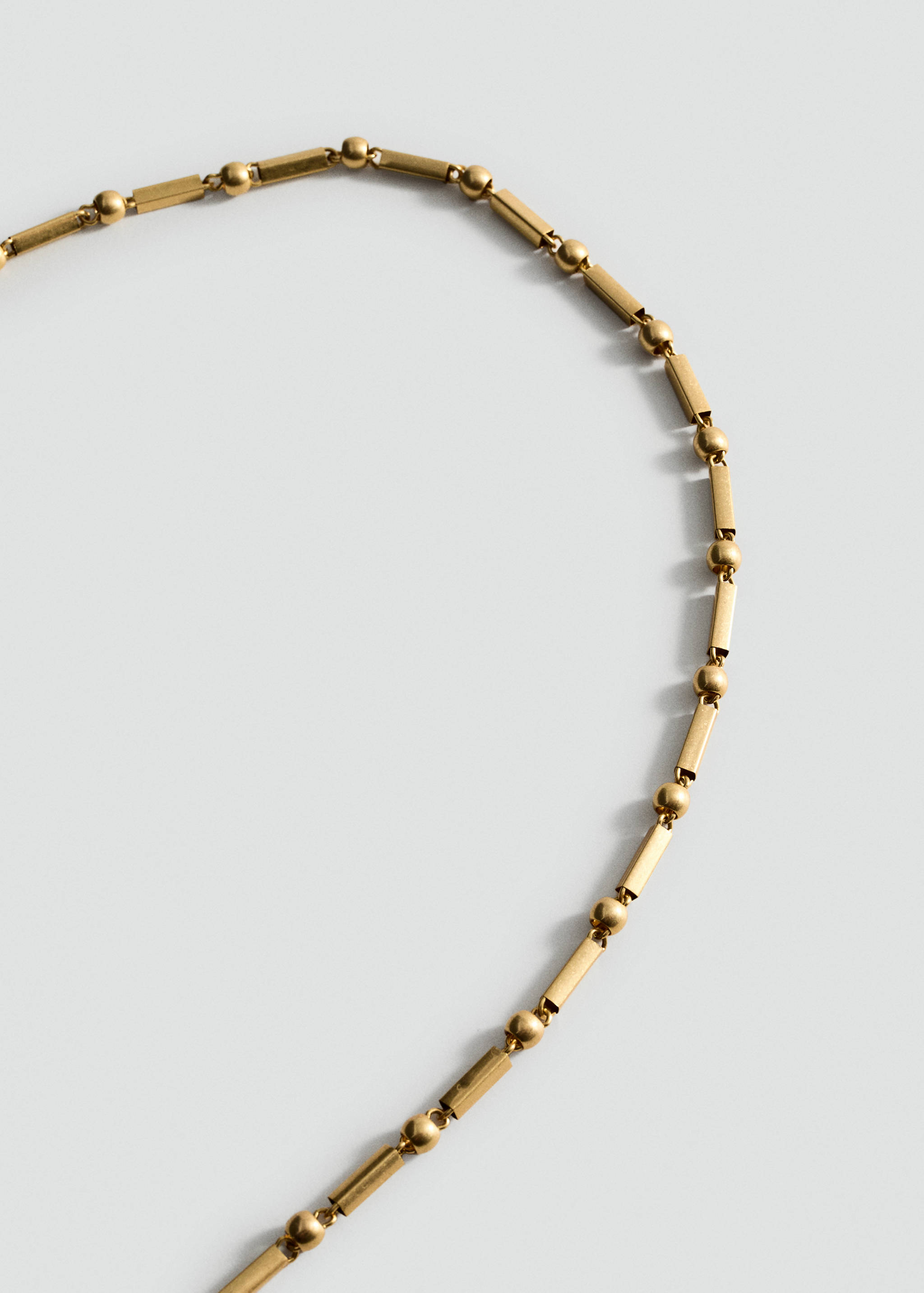 Ceinture fine métallique - Plan moyen