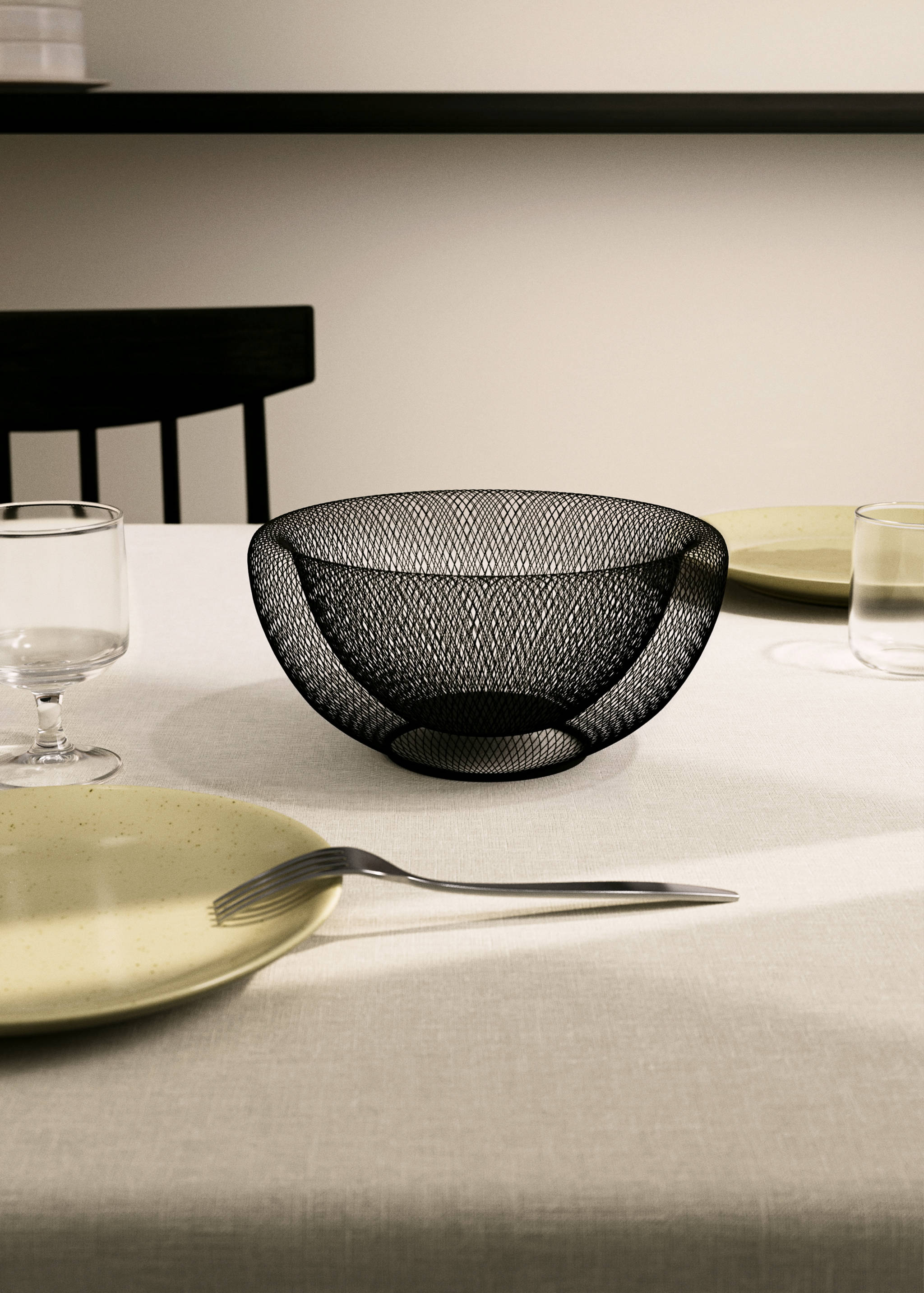 Small iron serving dish with rack - General plane