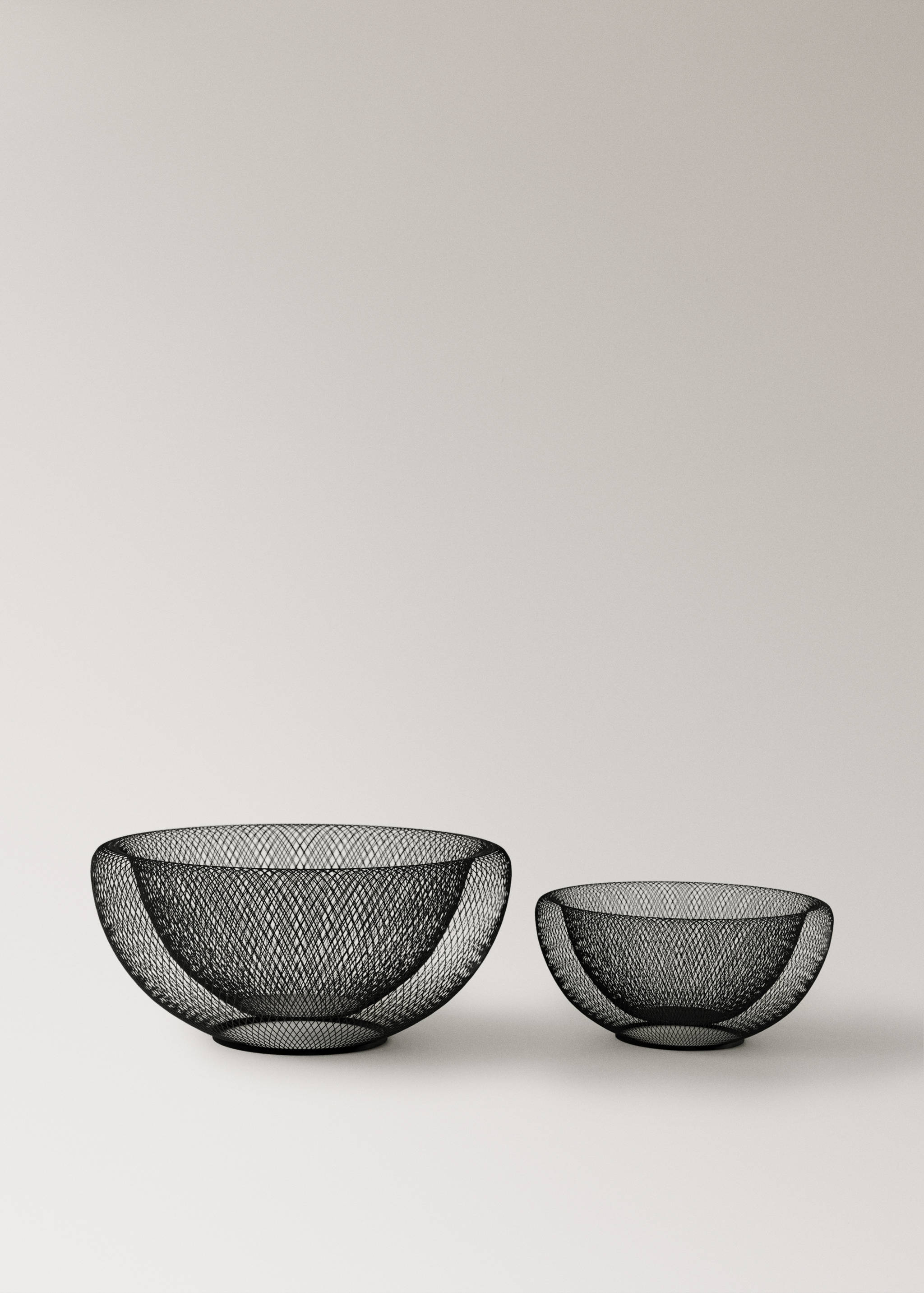 Small iron serving dish with rack - Details of the article 4