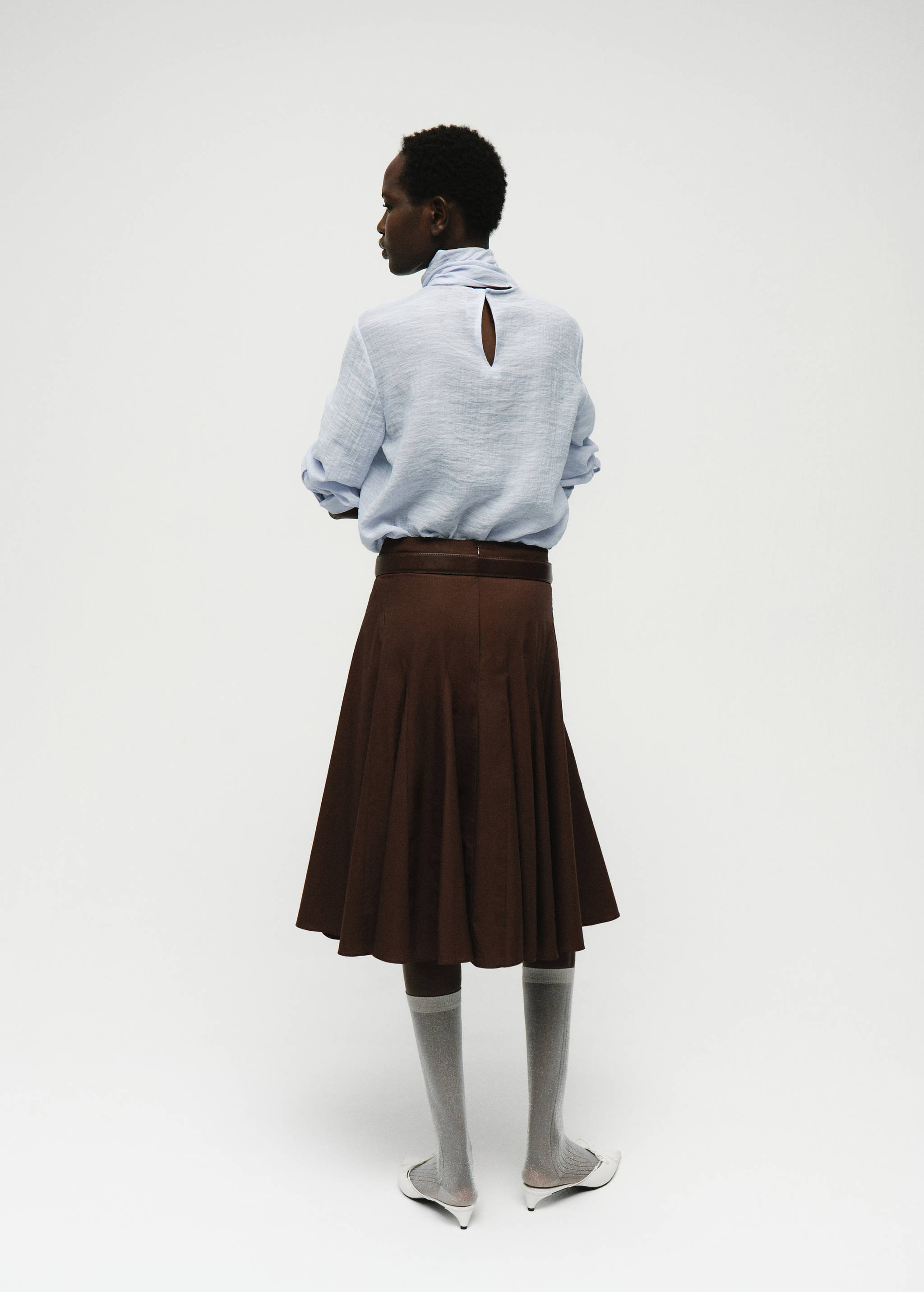 Bluzka z fakturą i szalem - Tylna strona artykułu