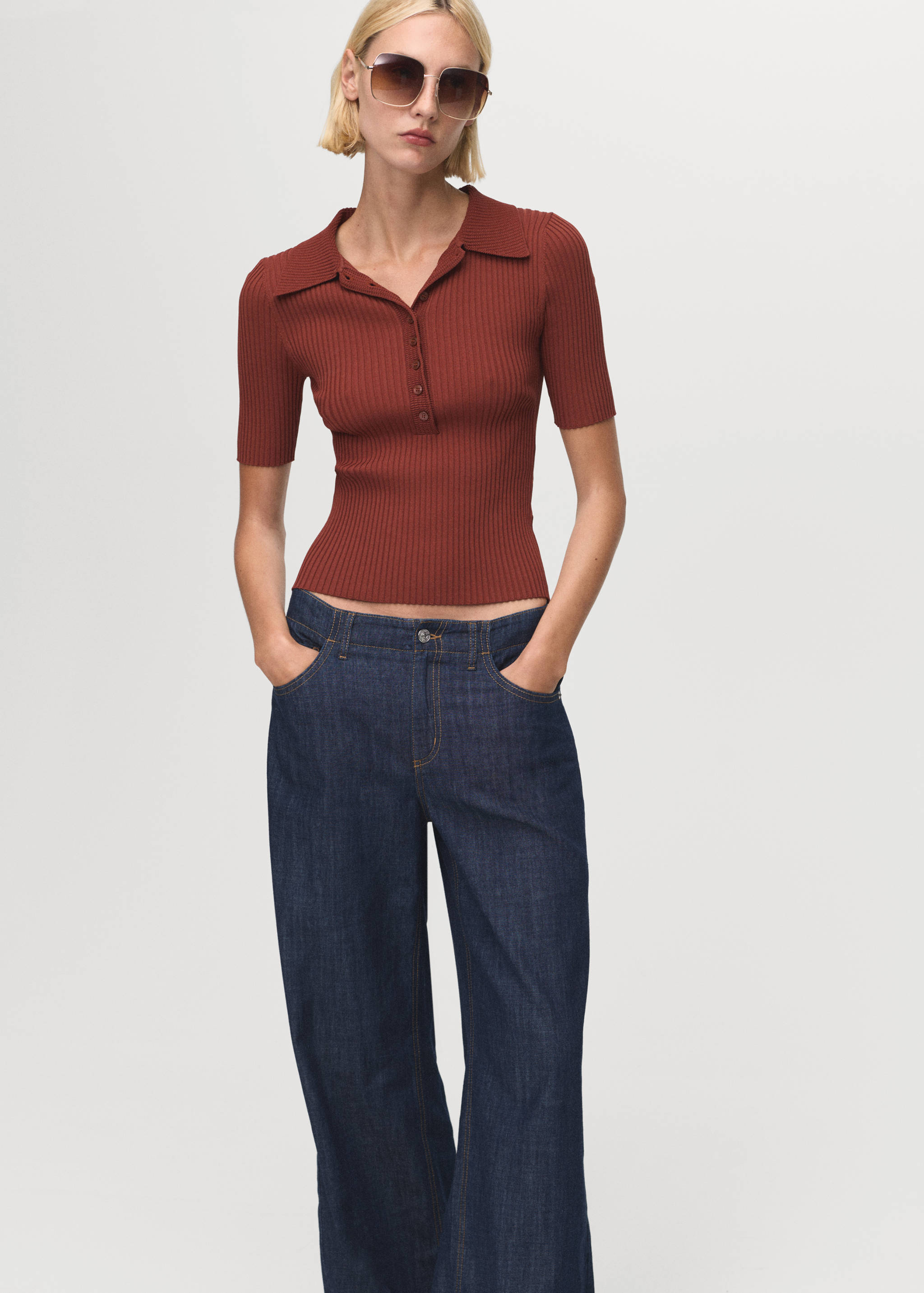 Wide leg mid-rise jeans - Details of the article 1