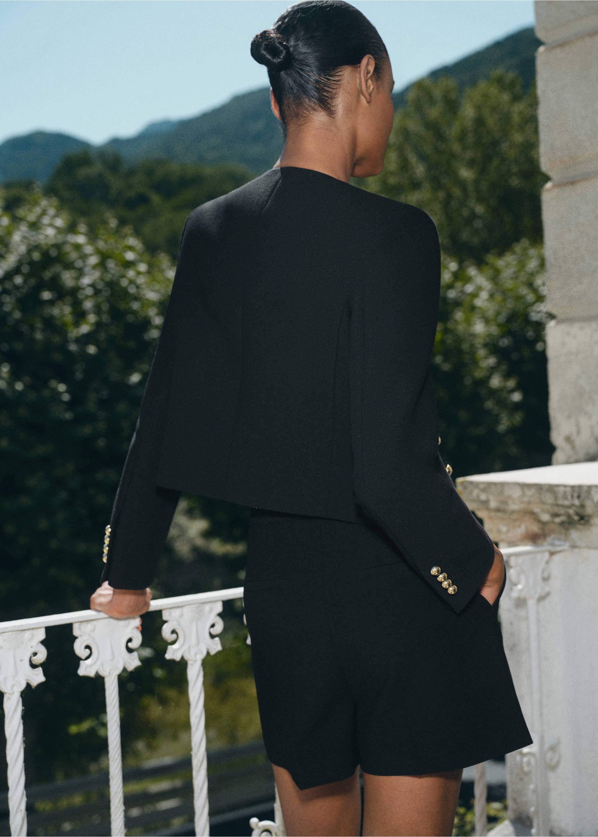 버튼드 크롭 자켓 - 상품 반전:, 블랙. Ref: 17044144-00.