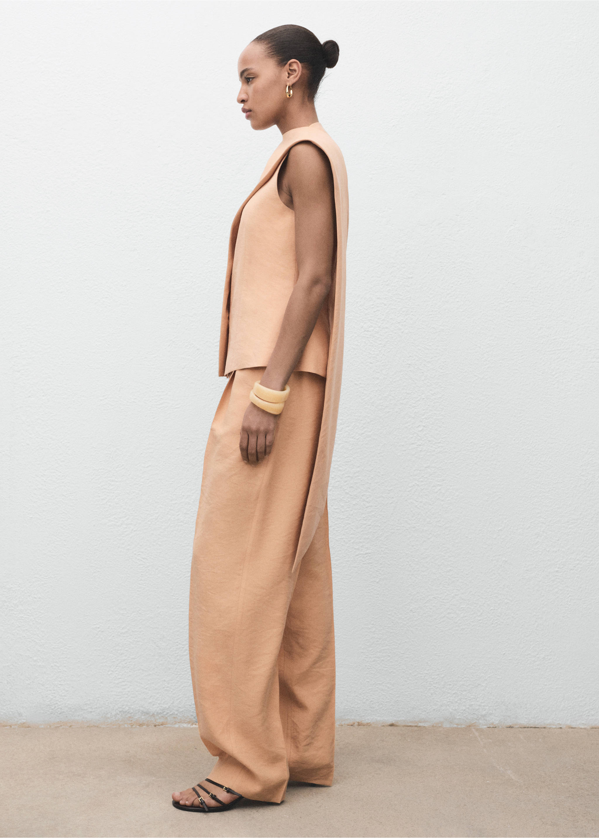 Асимметричный топ с платком - Общий план, Нюд. Ref: 17044146-00.