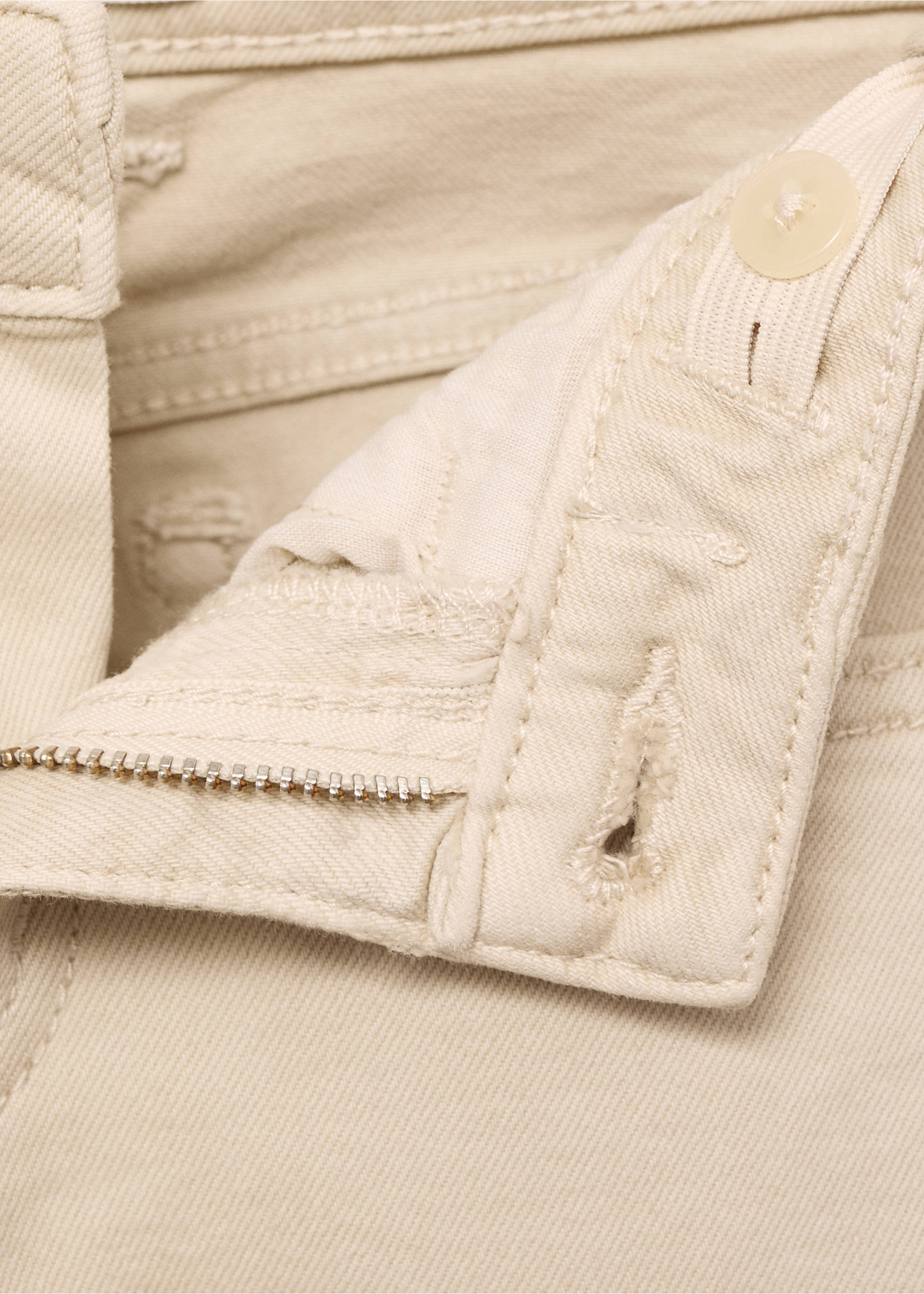 Low-waist studded jeans - Details of the article 8, Sand. Ref: 17044408-00.