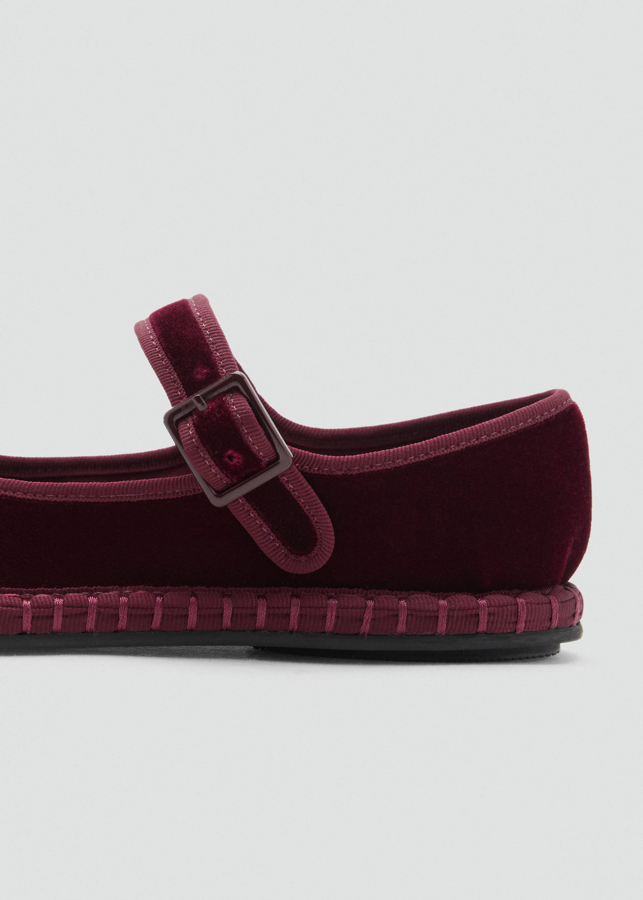 Velvet ballerinas - Details of the article 1