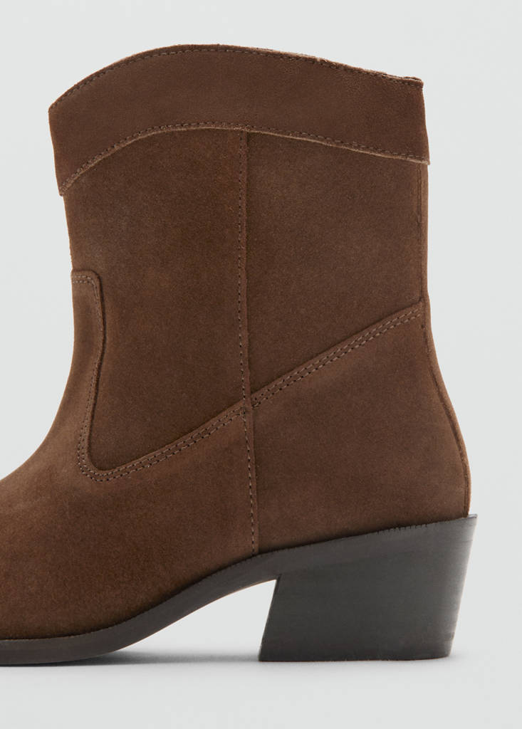 Suede leather ankle boots — Brown