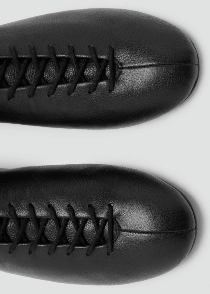 Lace-up leather ankle boots — Black