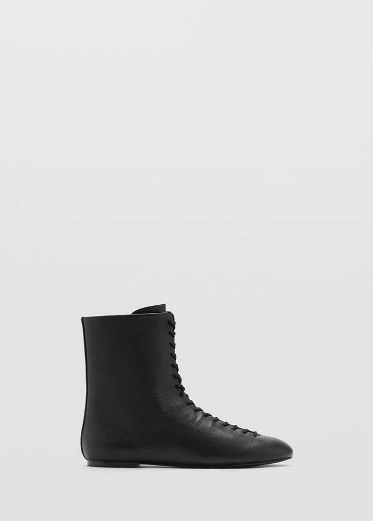 Lace-up leather ankle boots — Black