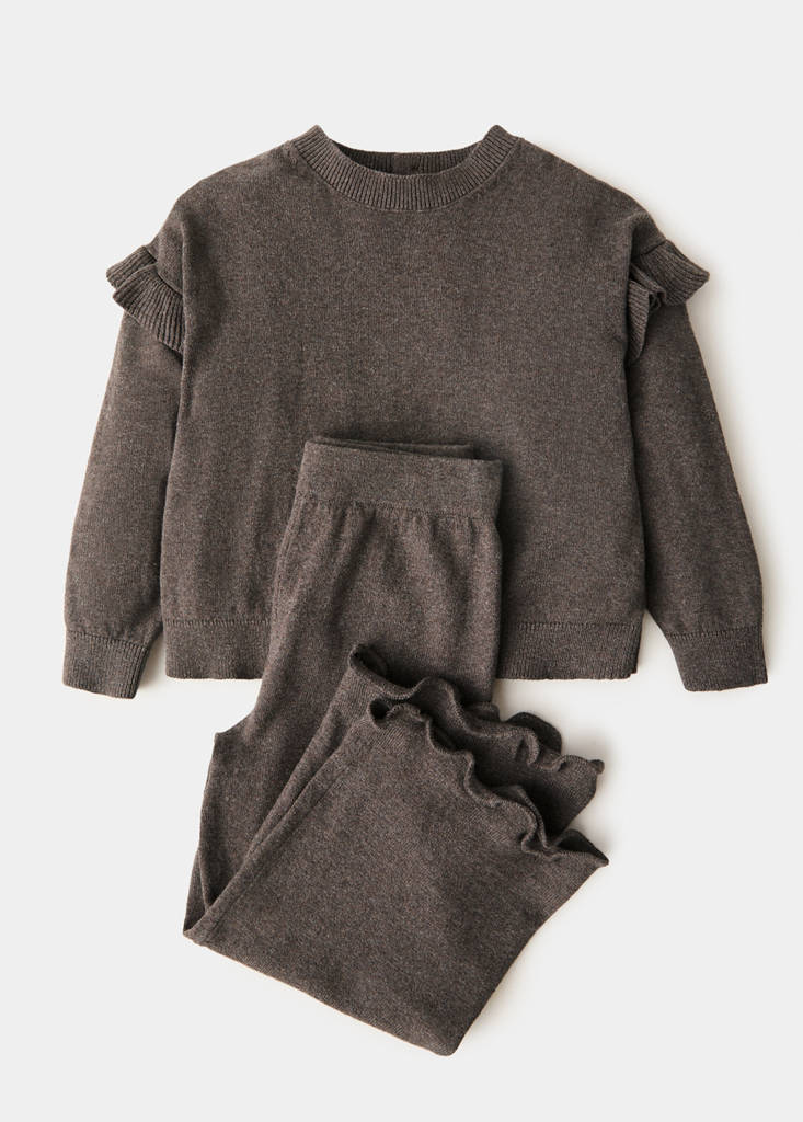 Ruffle knitted sweater — Brown
