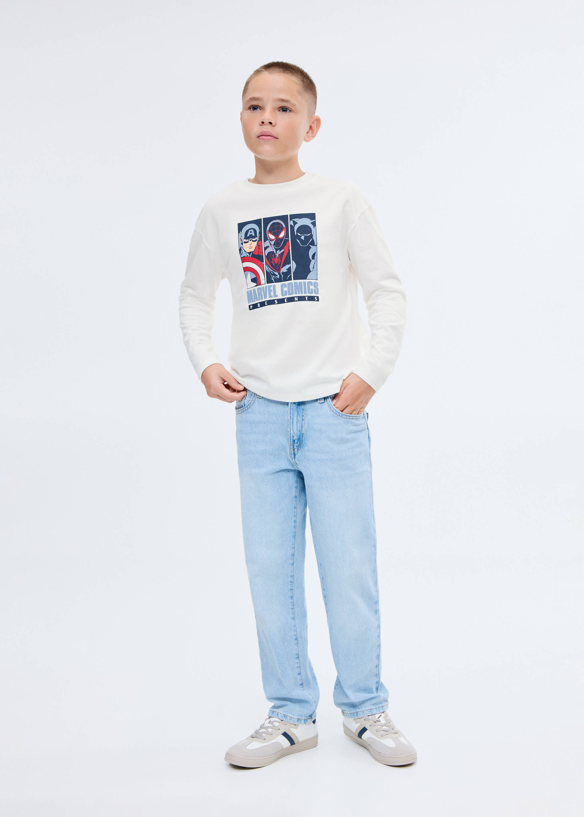 تي شيرت بطبعة مارفيل - رؤية عامة