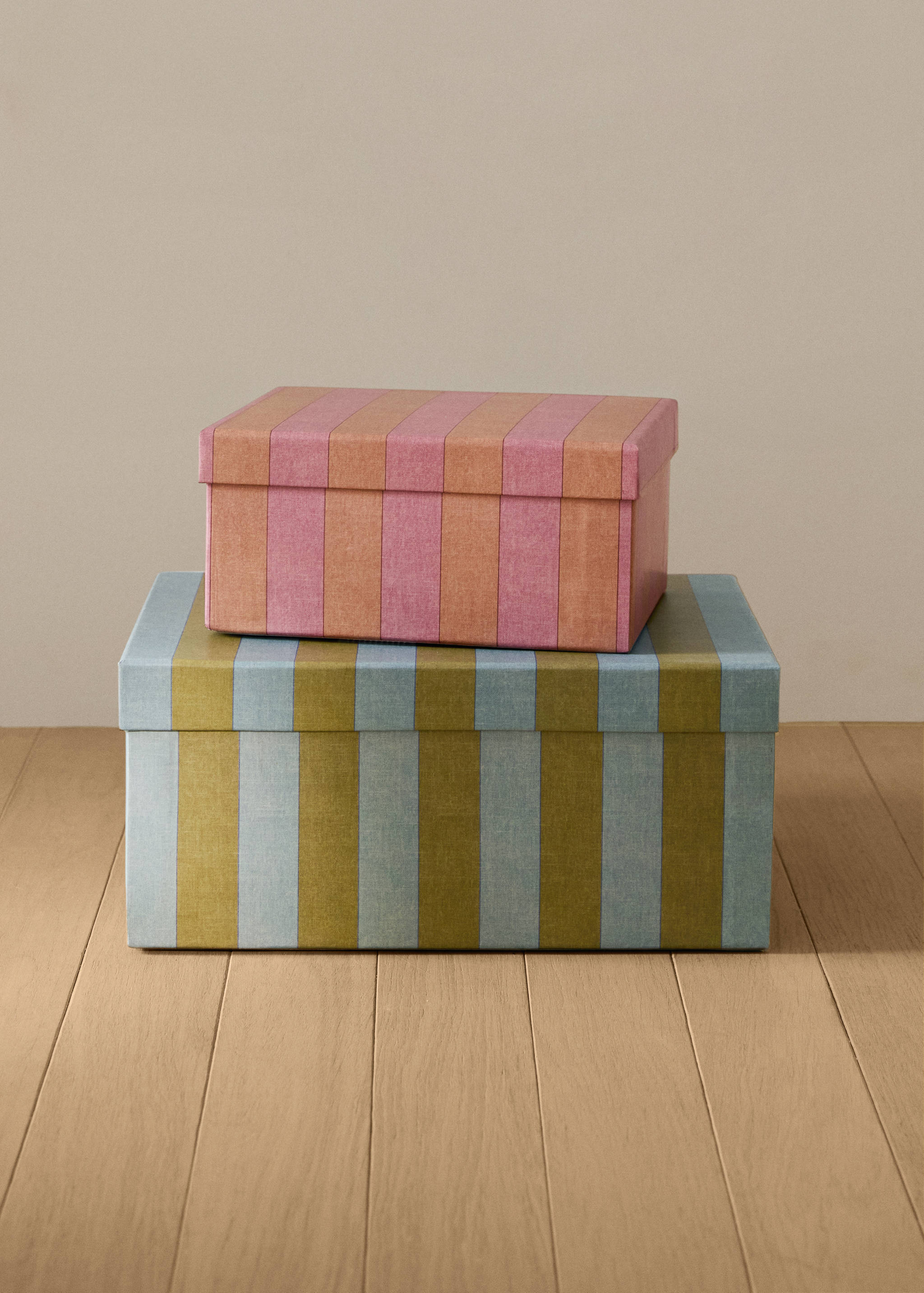 Large children’s box with print - General plane