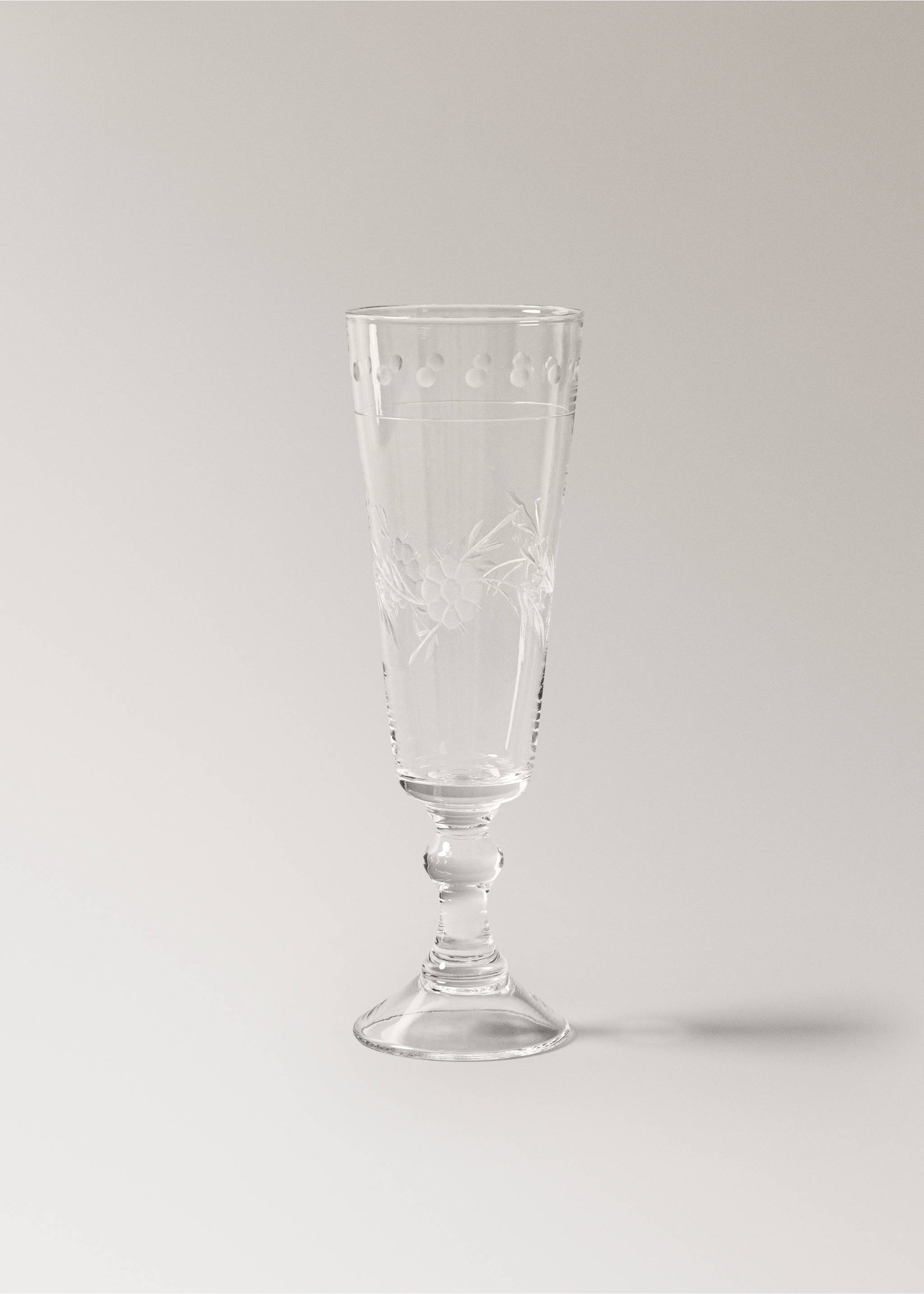 Cut glass flute with floral design - Article without model, Off White. Ref: 17044442-00.