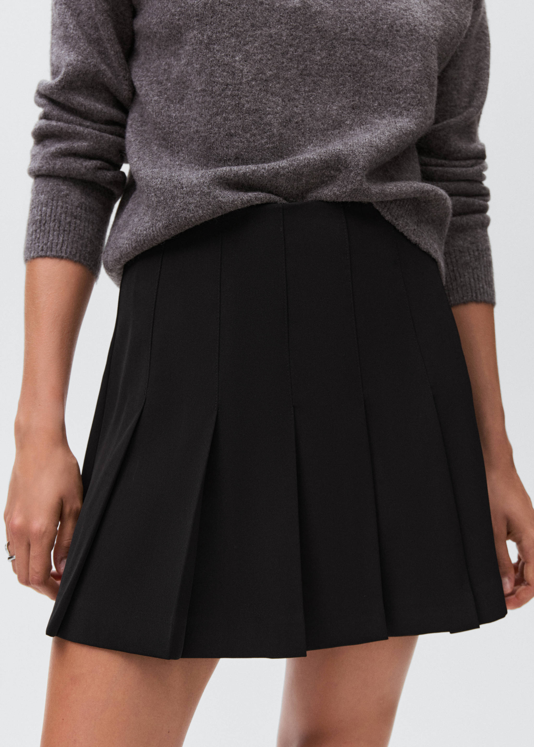 Pleated skirt trousers - Details of the article 1