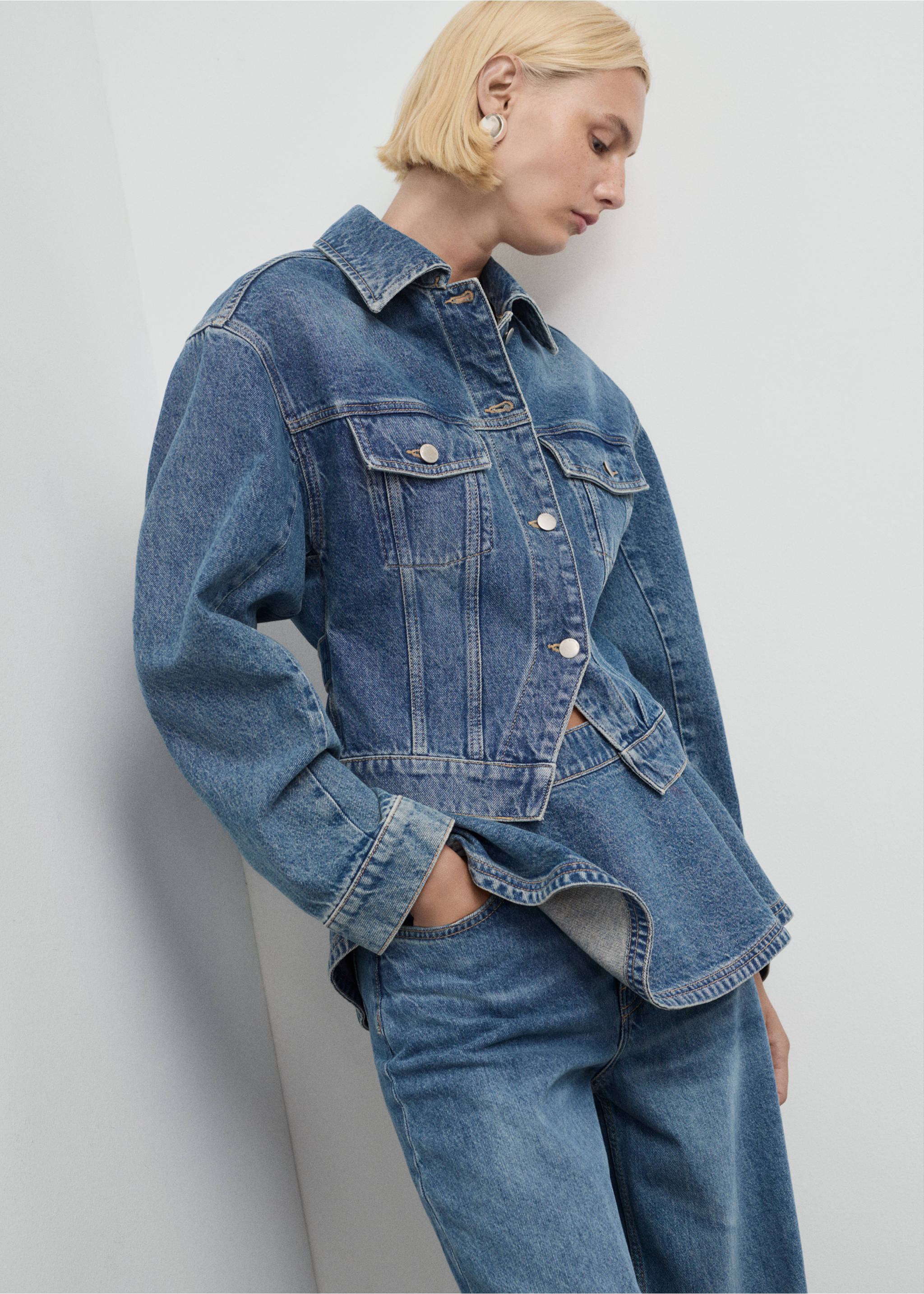 Fitted denim jacket with pockets - Medium plane, Medium Blue. Ref: 17044788-00.