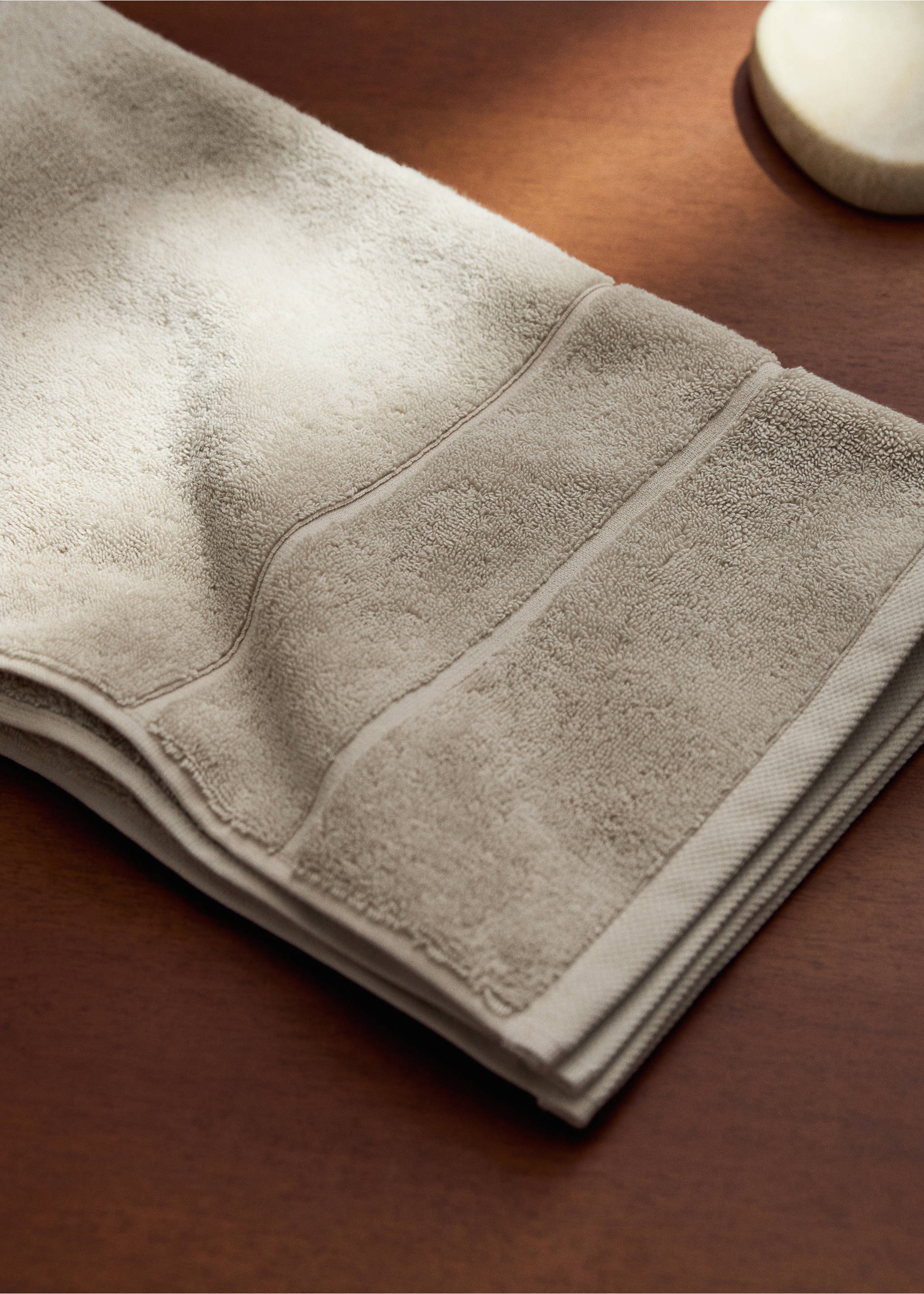 Handduk 100 % bomull - Allmän bild, Mellanbrun. Ref: 17044791-00.