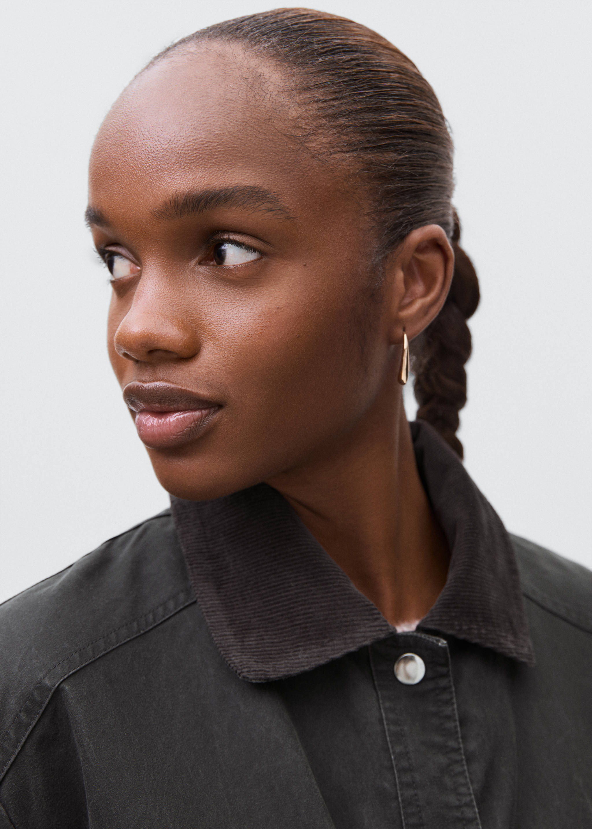 Blusão bomber com gola de camisa - Pormenor do artigo 1