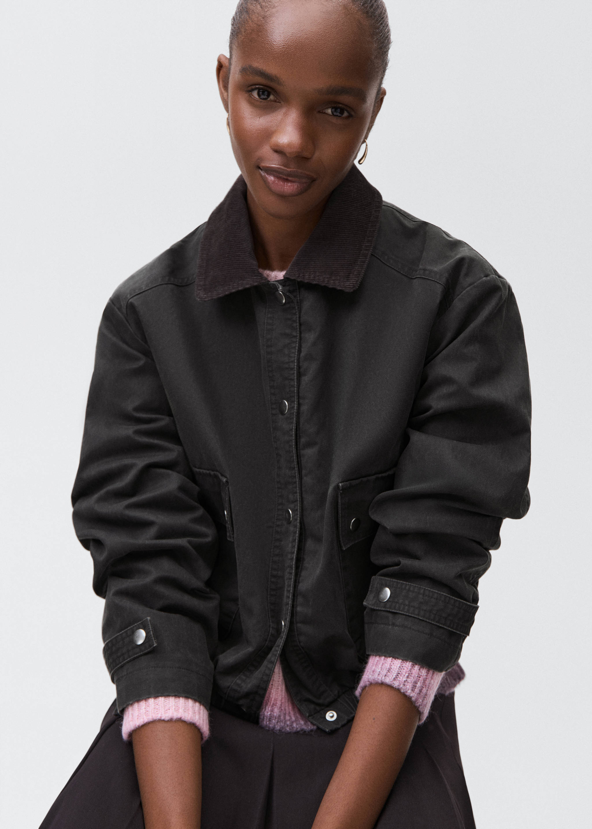 Blusão bomber com gola de camisa - Pormenor do artigo 2