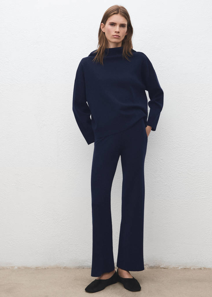 Straight knitted trousers — Navy