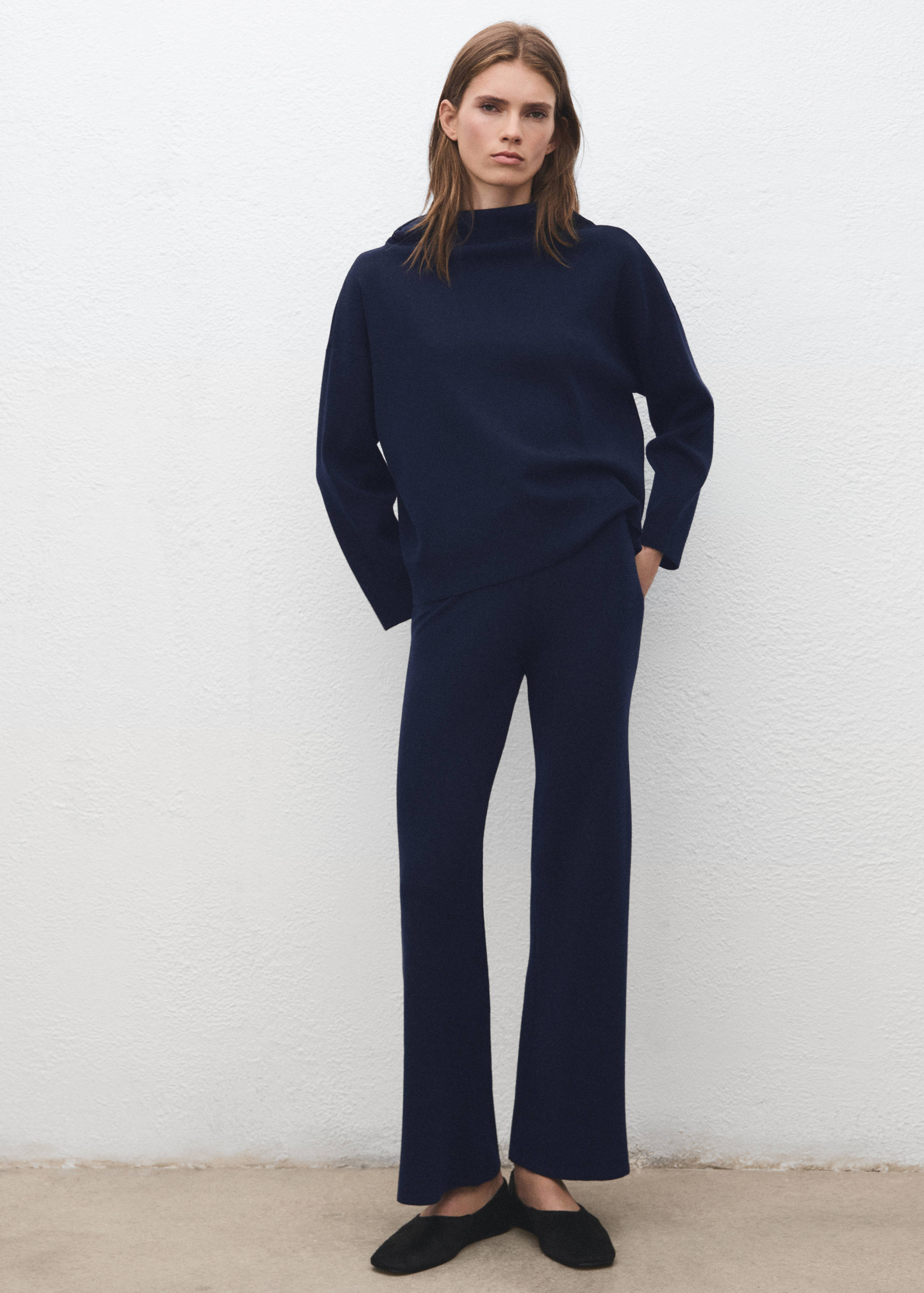 Straight knitted pants - General plane