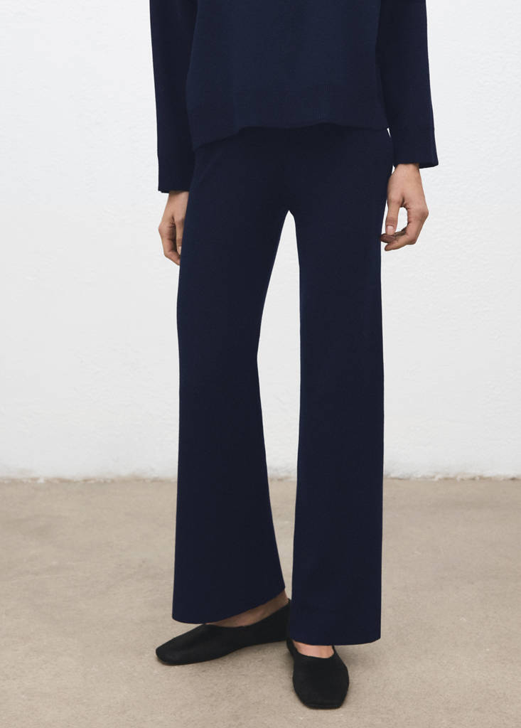 Straight knitted trousers — Navy