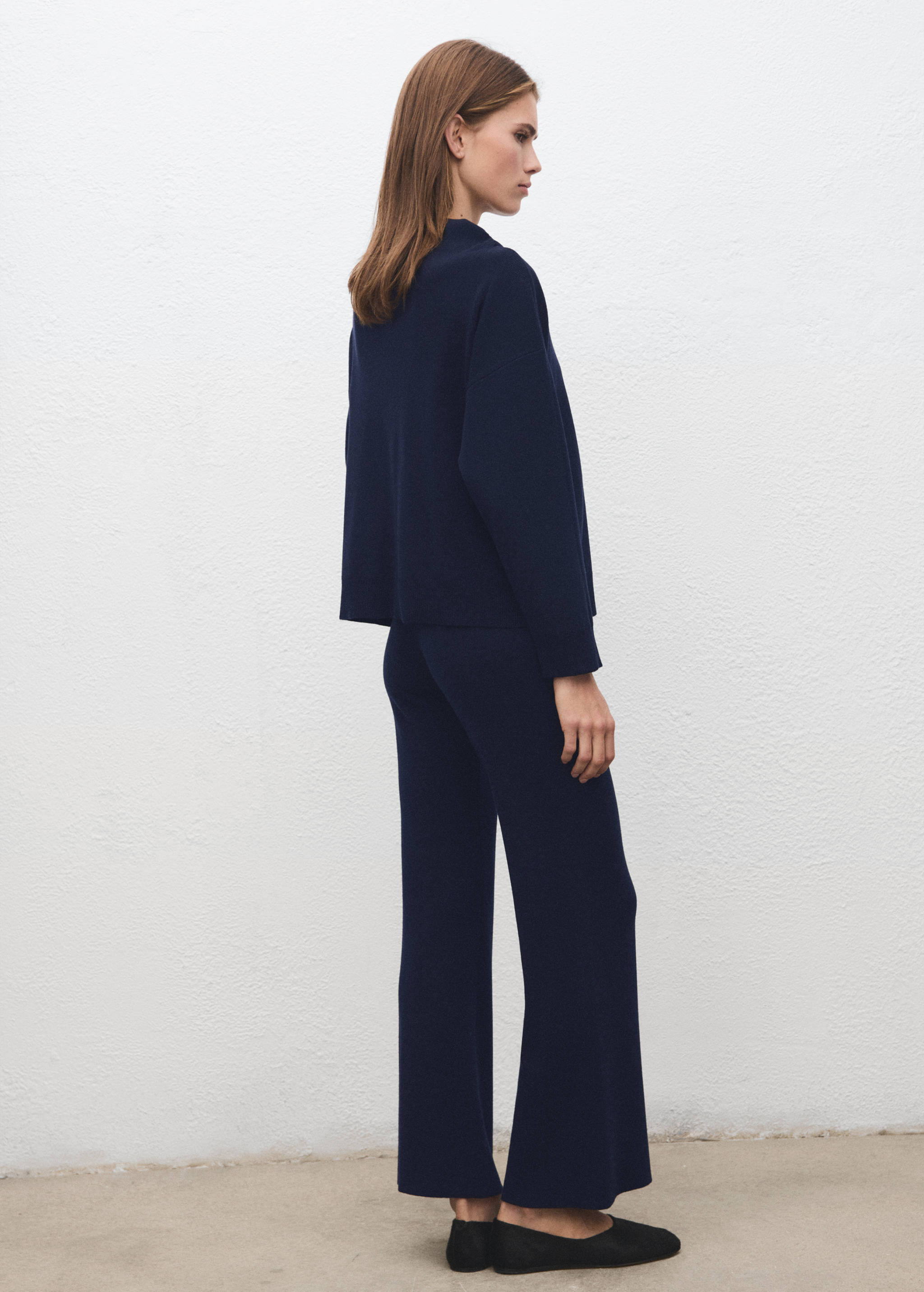 Straight knitted pants - Reverse of the article