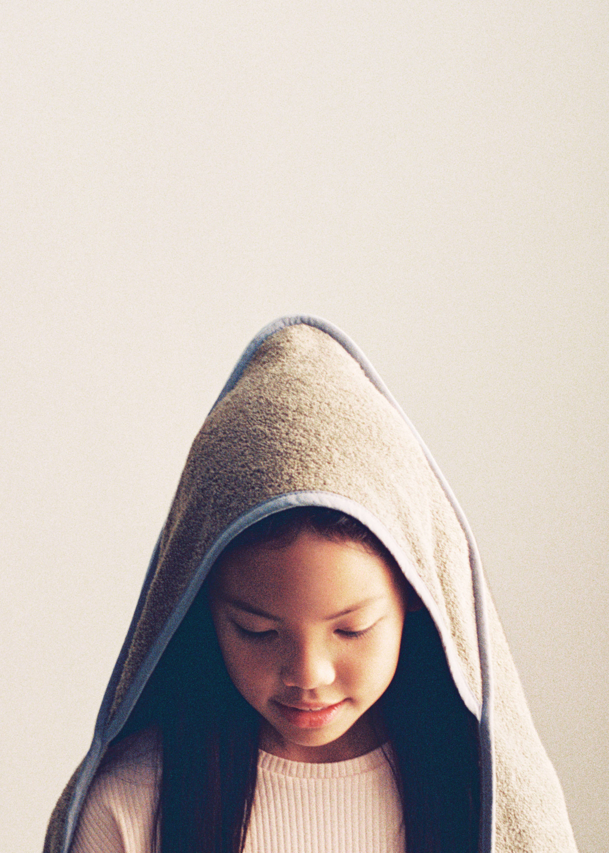Children's bath cape with contrasting trim - Details of the article 5