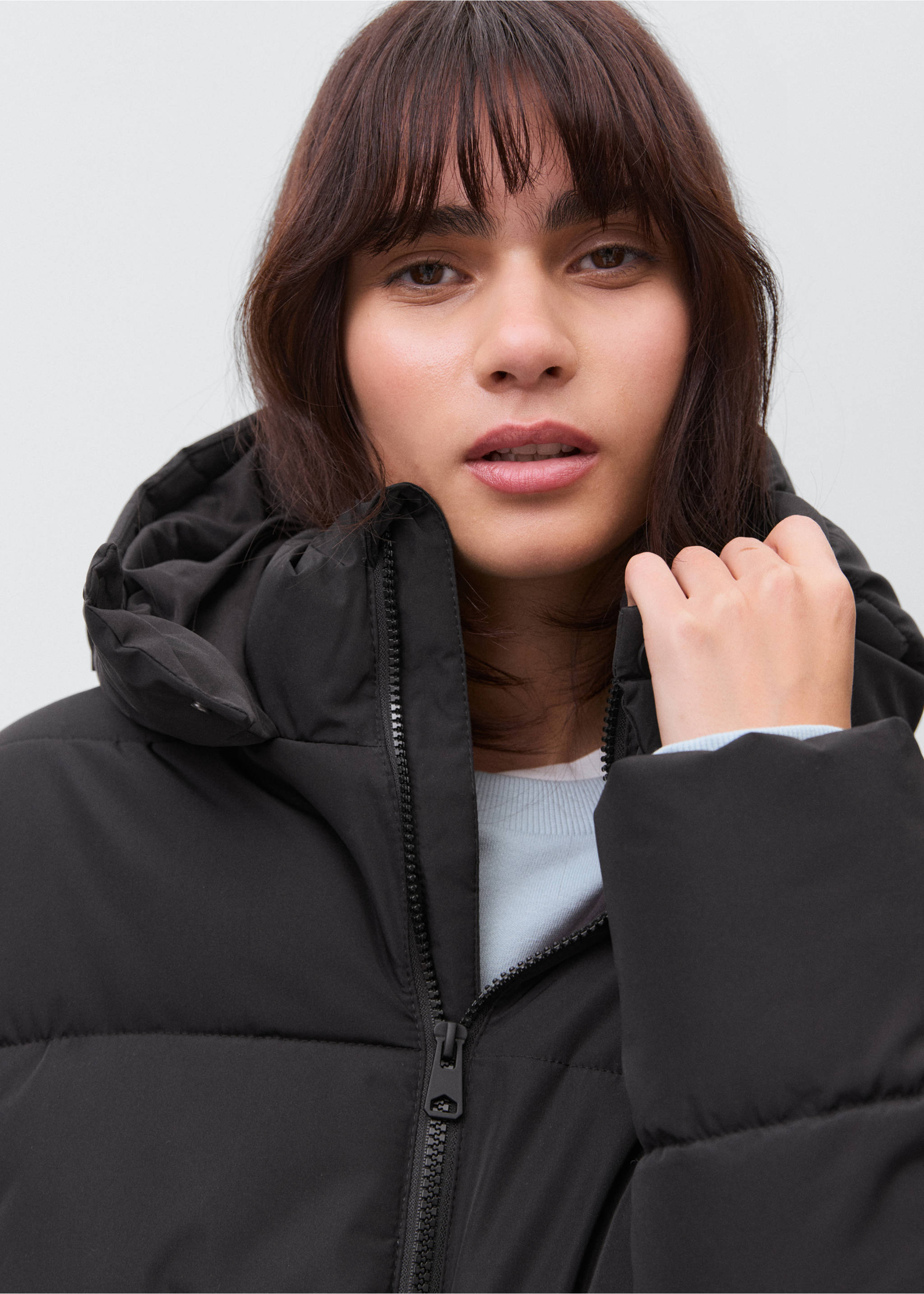 Длинный стёганый анорак - Деталь изделия 1, Черный. Ref: 17045783-00.