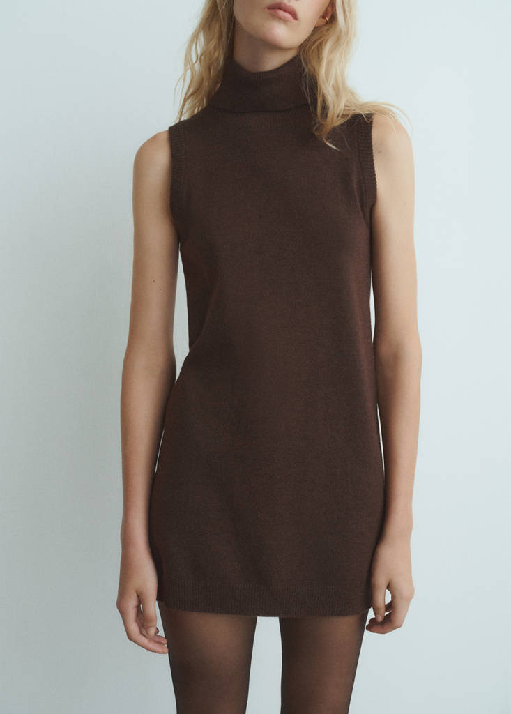 Knitted turtleneck dress — Chocolate
