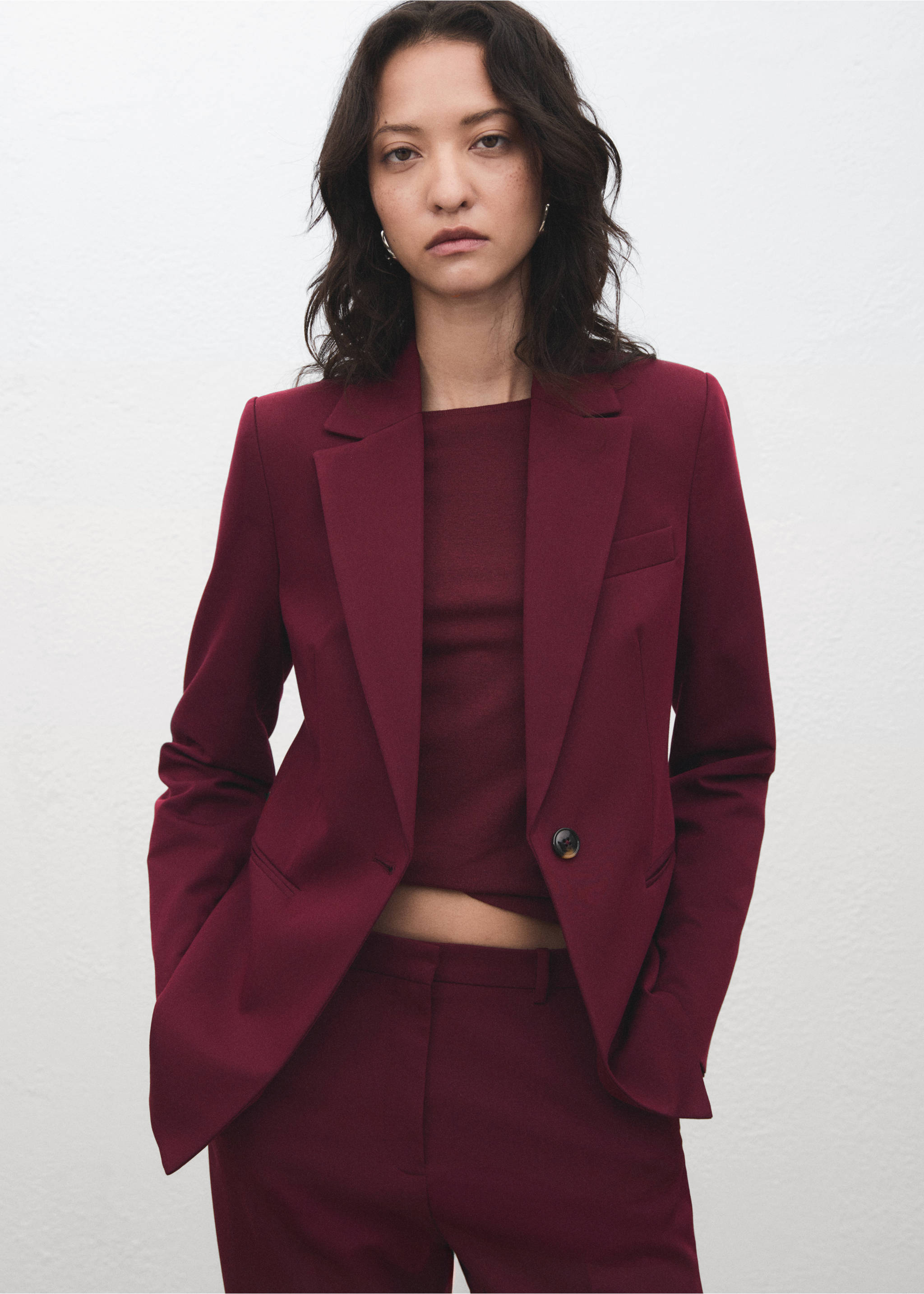 Blazer traje entallada - Plano medio, Vino. Ref: 17045806-00.