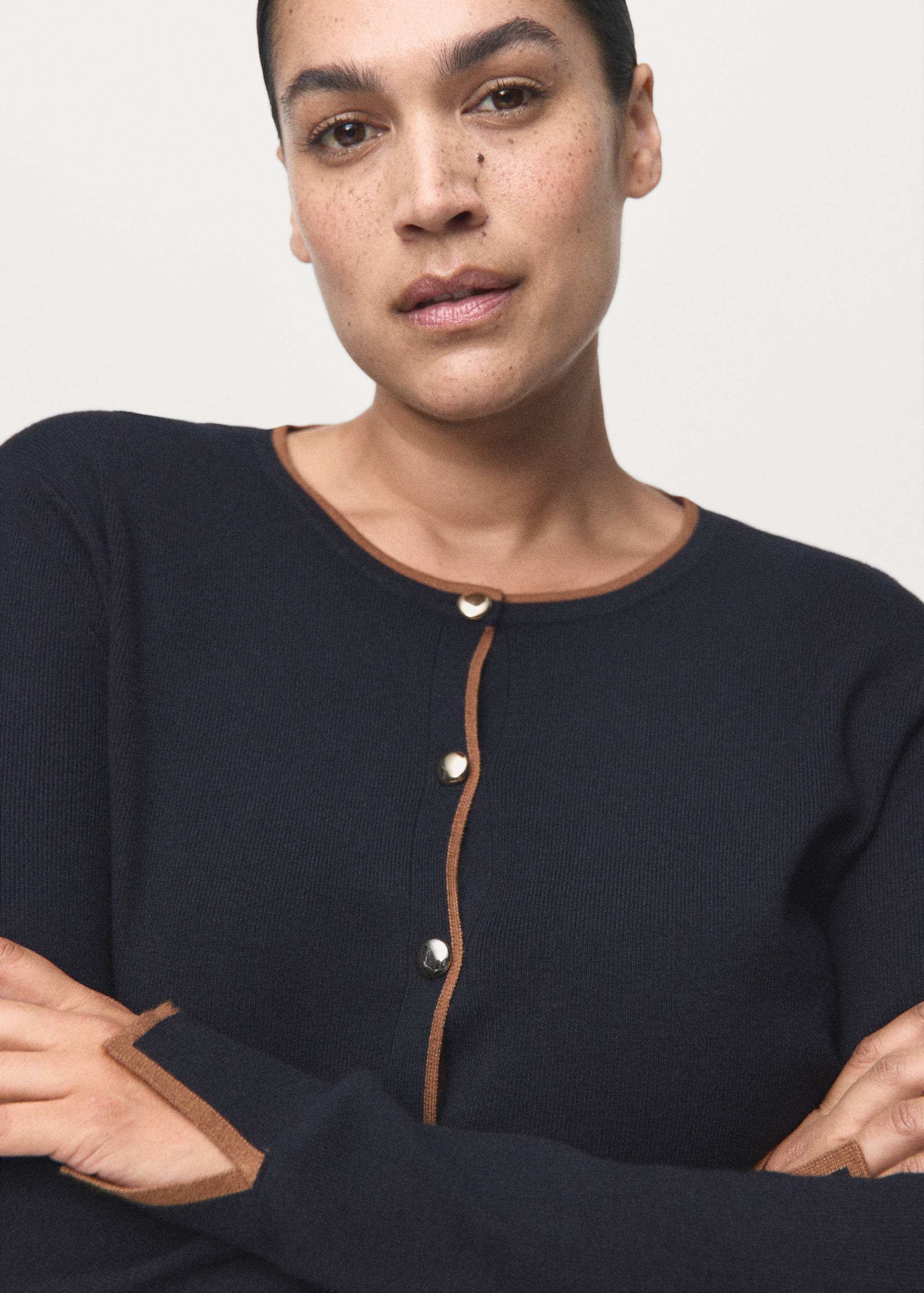 Kardigan z rozcięciem przy mankiecie - Szczegóły artykułu 4